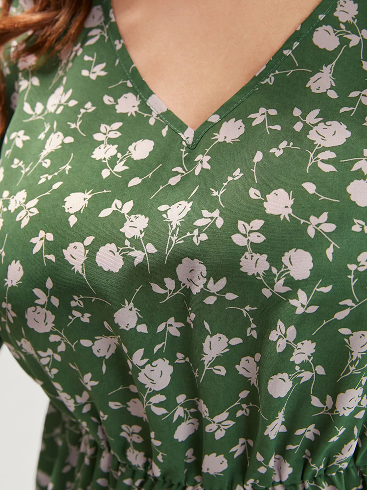 Ditsy Floral V Neck Lantern Sleeve Blouse - Image 8