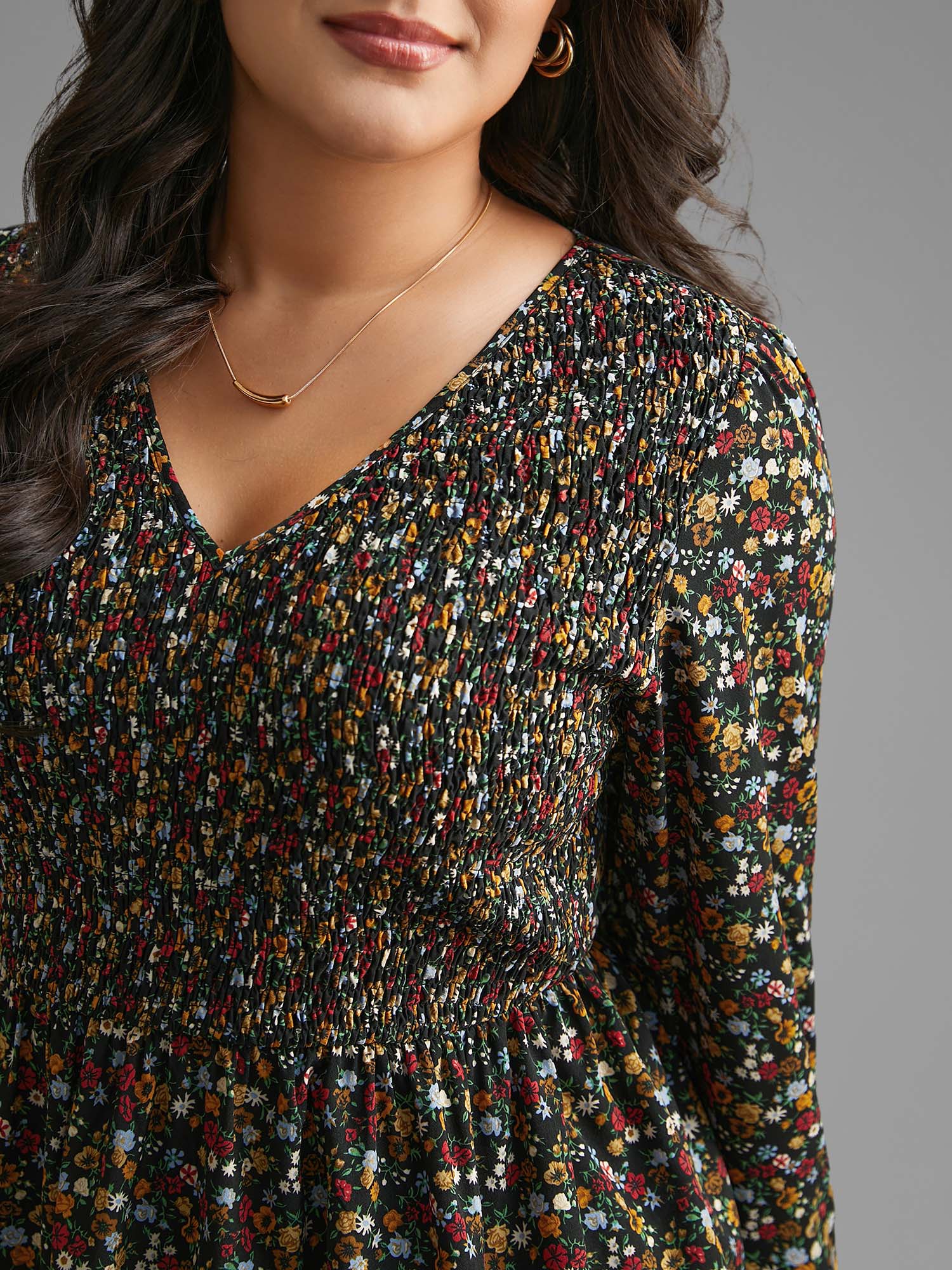 Ditsy Floral V Neck Shirred Blouse - Image 4