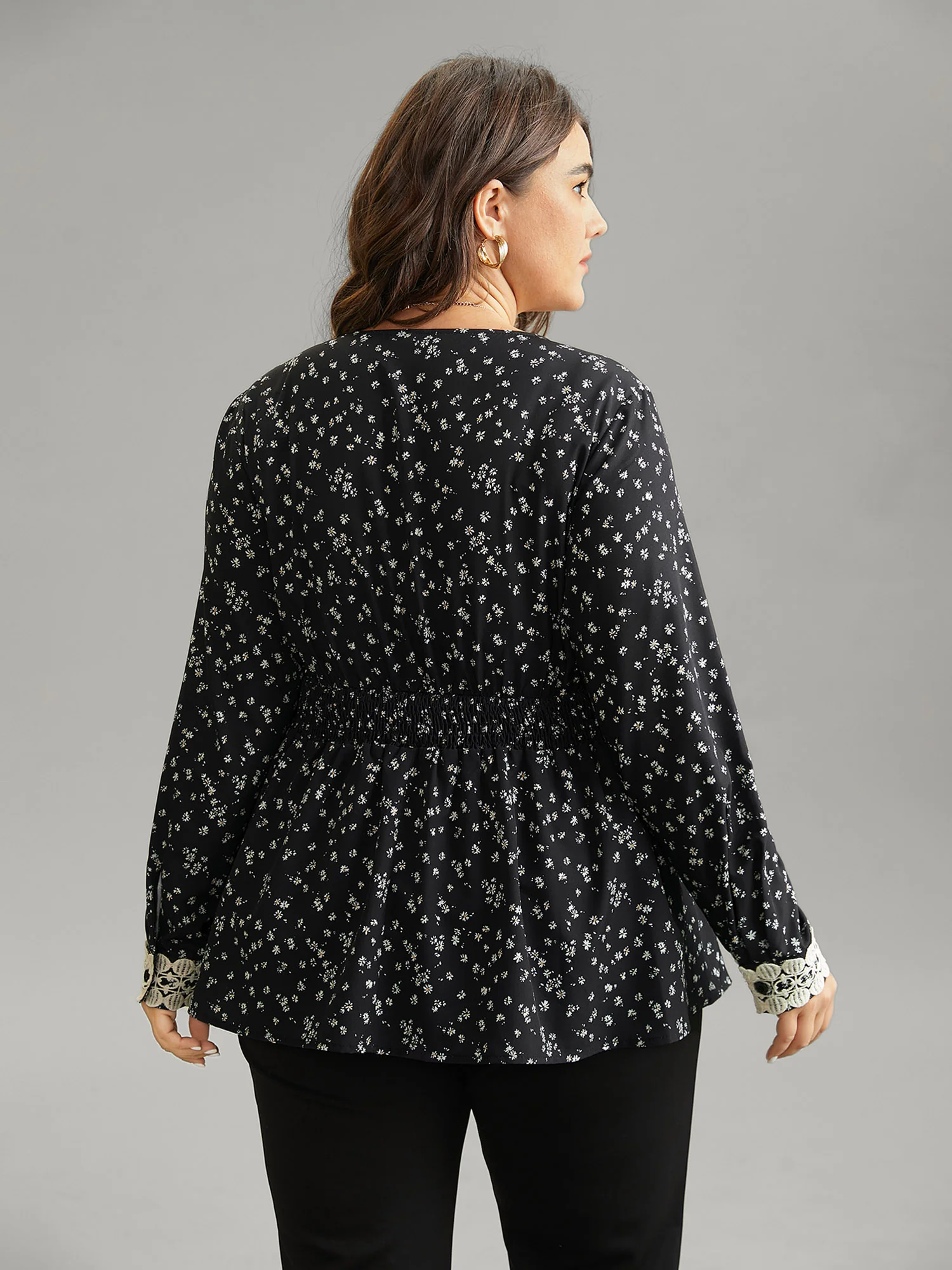 Ditsy Floral Wrap Shirred Lace Patchwork Blouse - Image 2