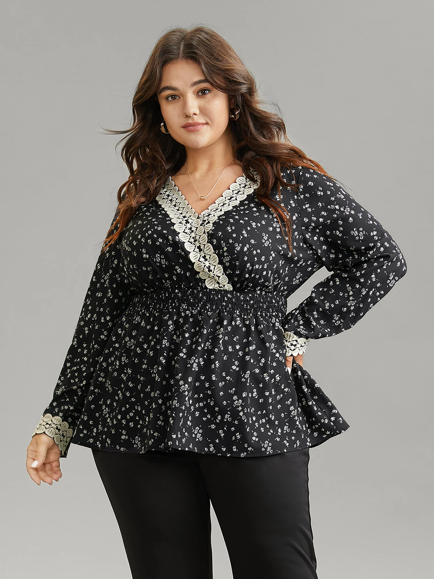 Ditsy Floral Wrap Shirred Lace Patchwork Blouse - Image 5