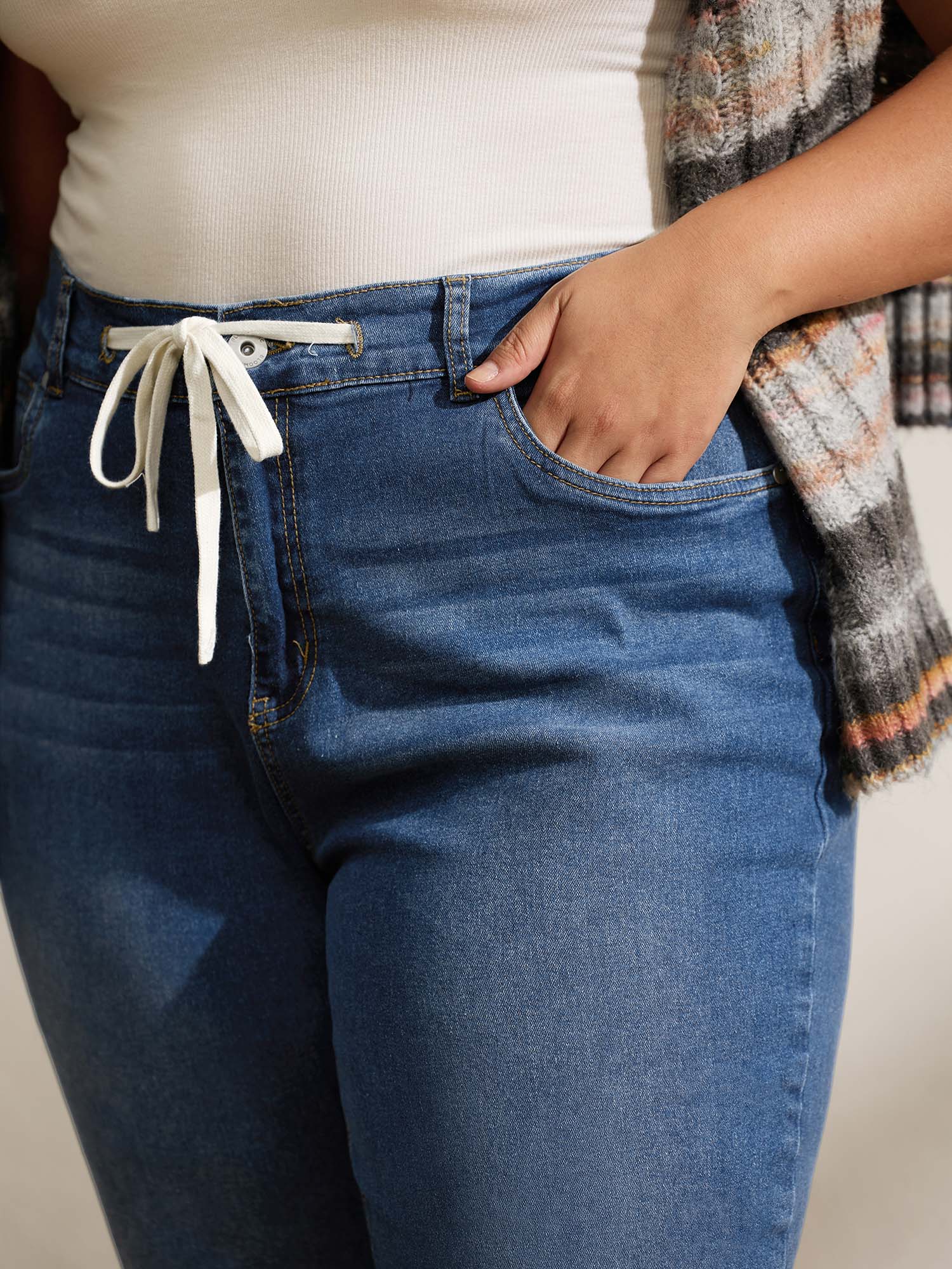 Drawstring Frayed Hem Straight-Leg Jeans - Image 3
