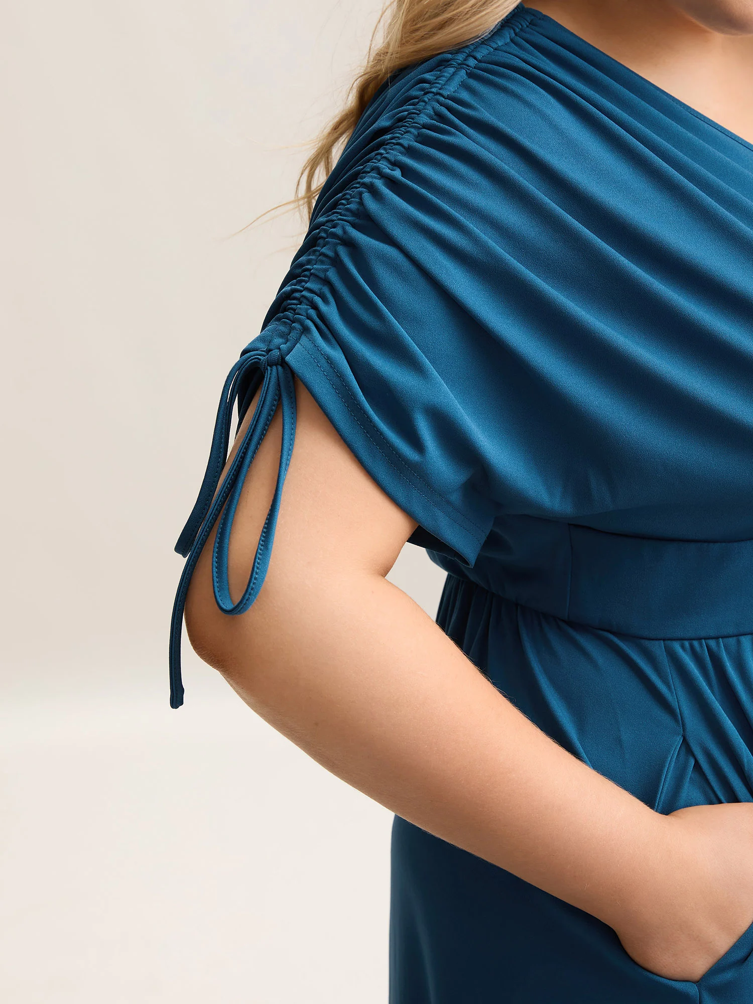 Drawstring Shoulder Surplice Neck Stretchy Midi Dress - Image 2