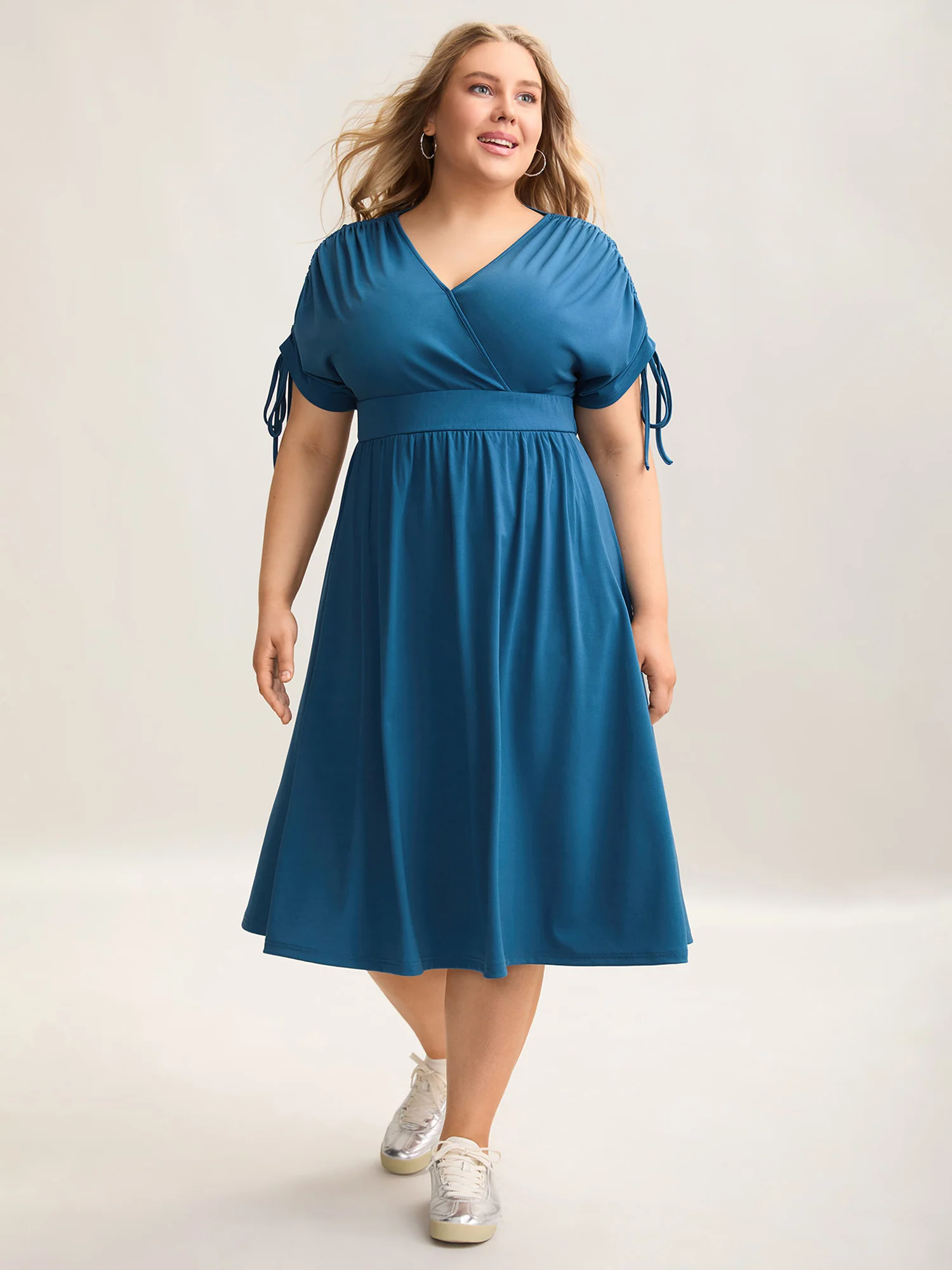 Drawstring Shoulder Surplice Neck Stretchy Midi Dress - Image 3