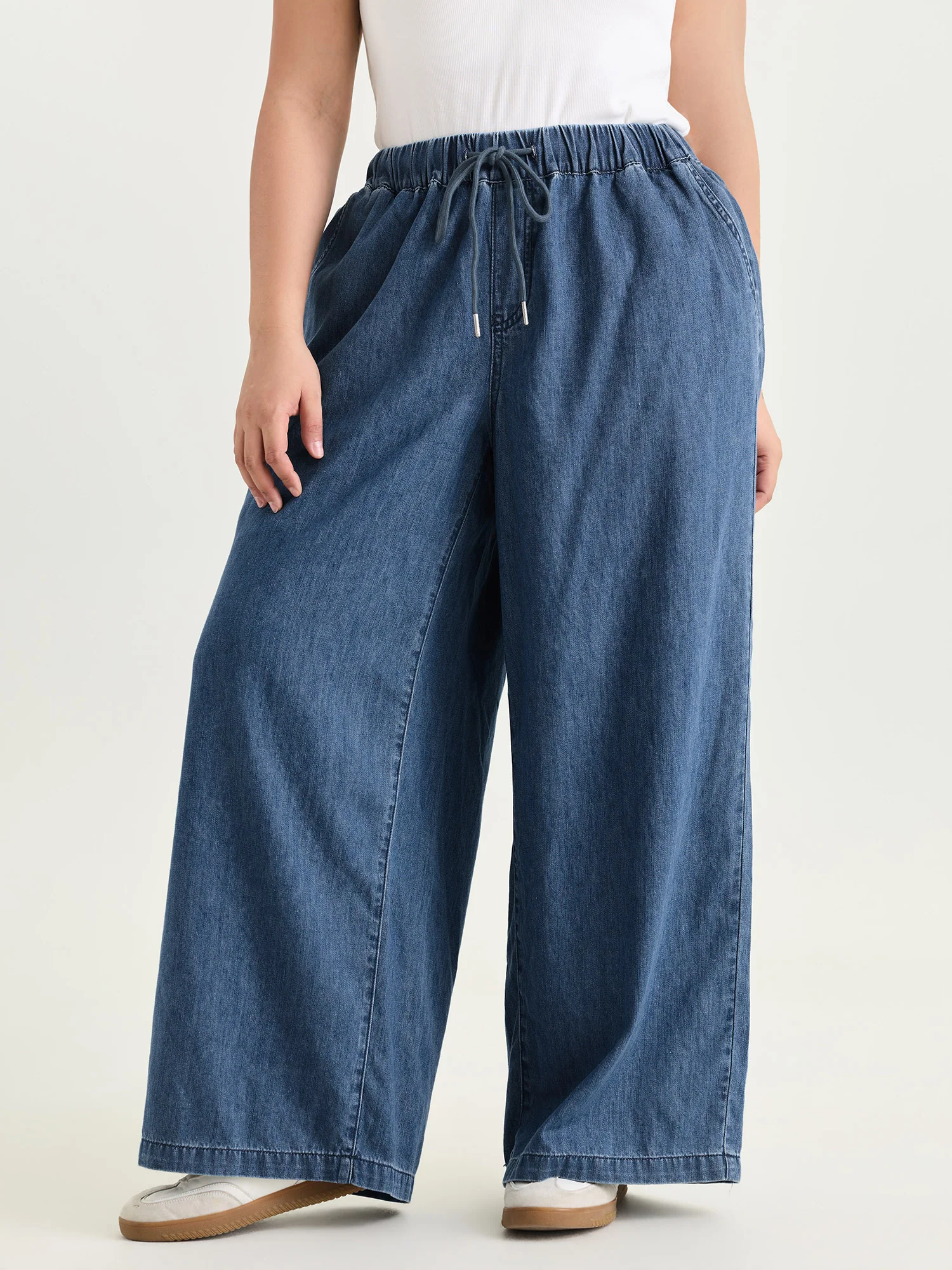 Drawstring Waist Wide-Leg Pocket Jeans - Image 2