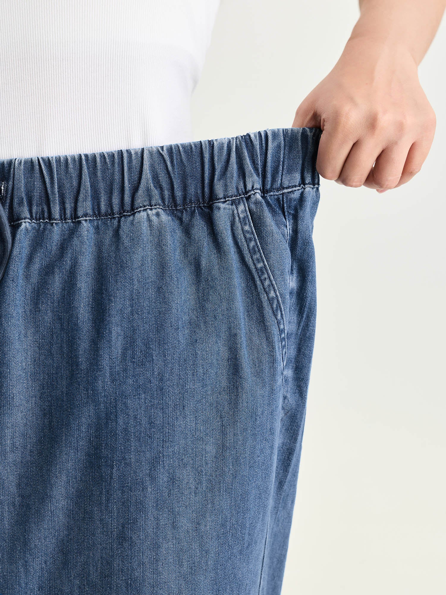 Drawstring Waist Wide-Leg Pocket Jeans - Image 4