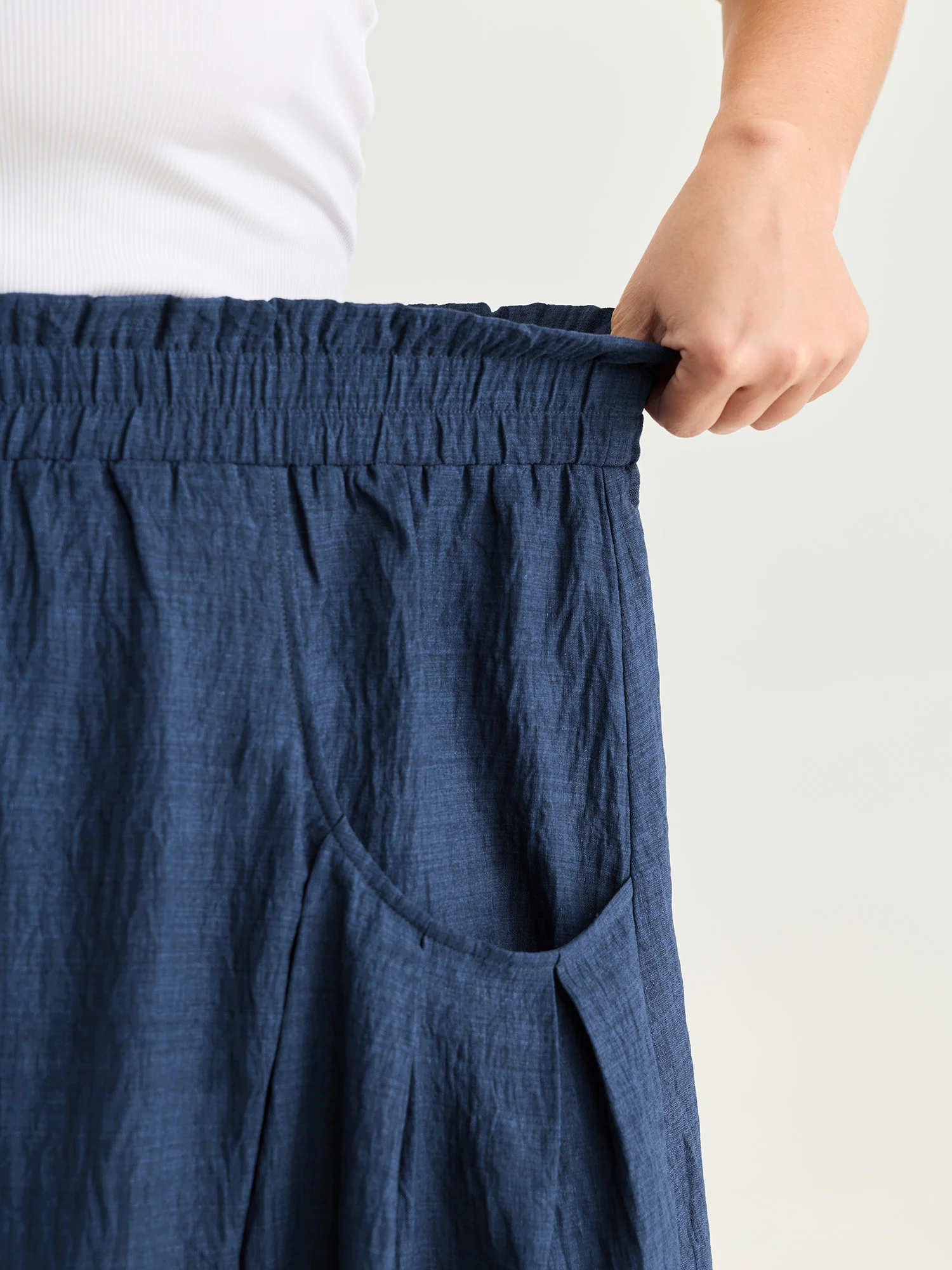Drop Pockets Pleated Maxi Skirt - Image 4