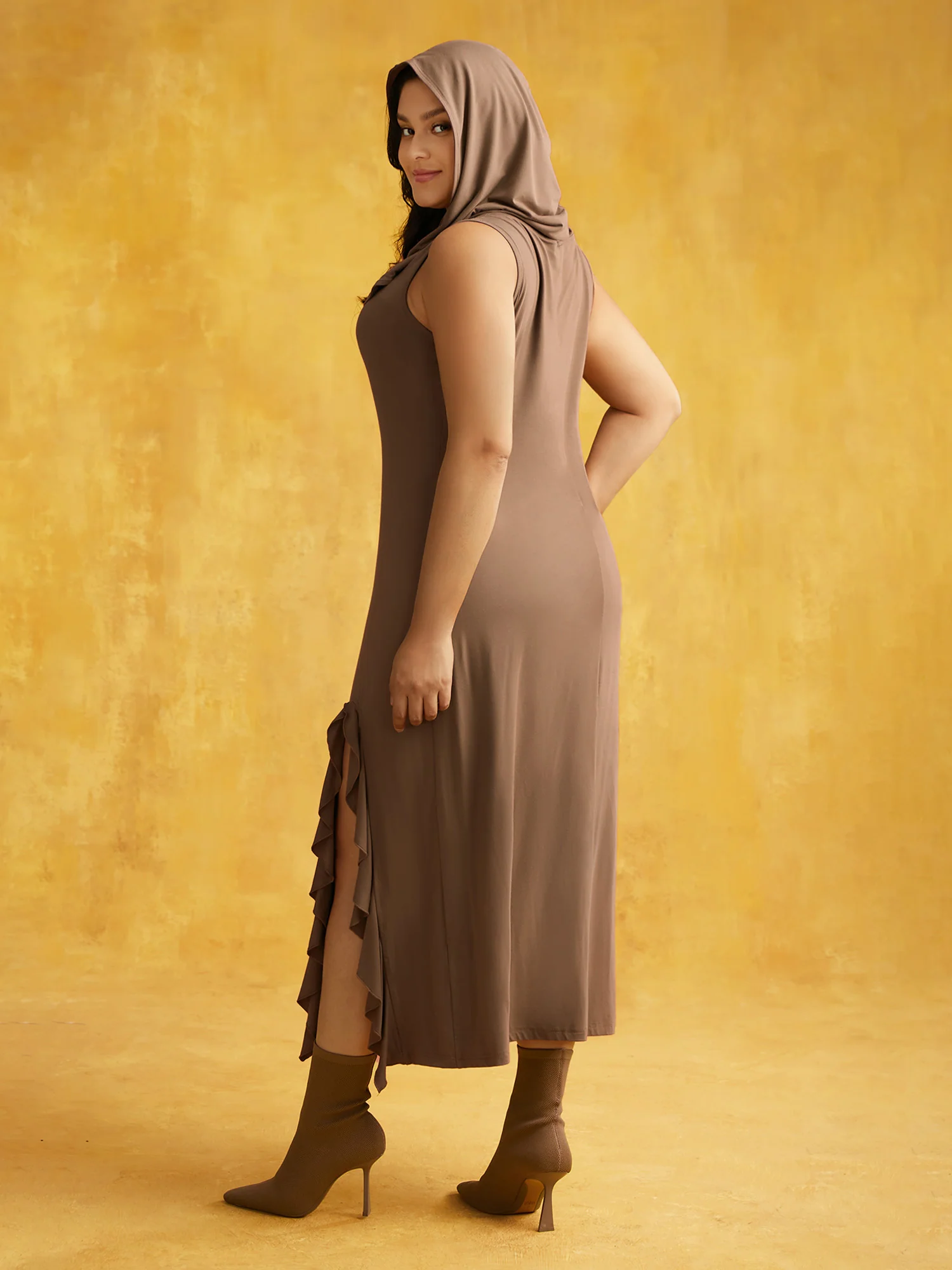 Timeless Hooded Slim-Fit Midi Dress - Image 5