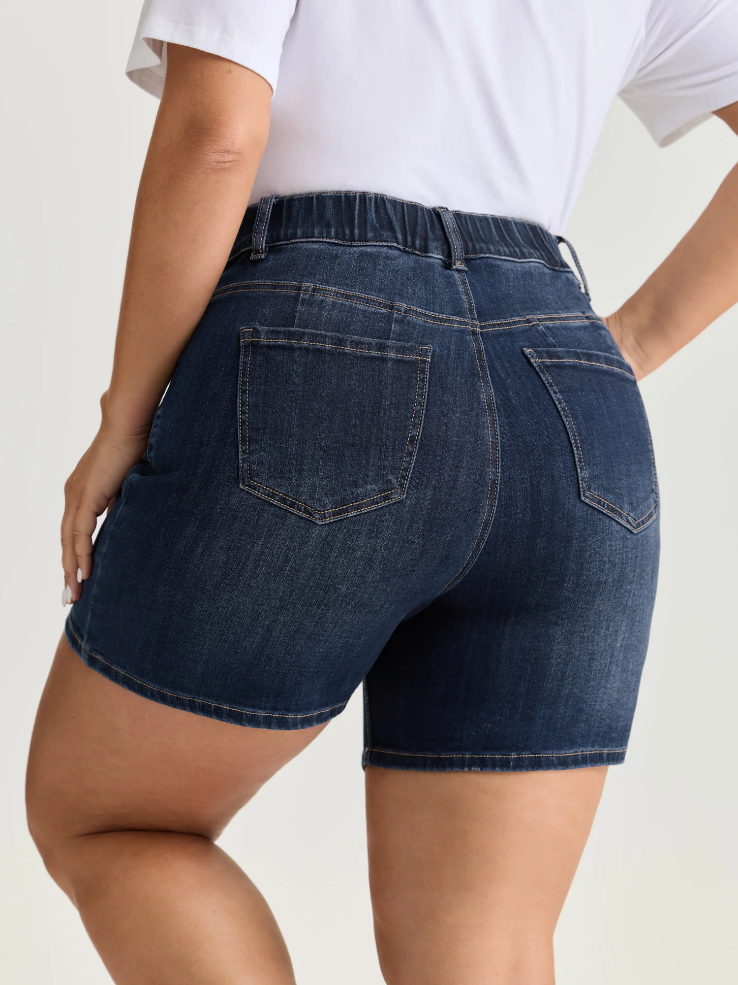 Elastic Back Waist Skinny-Fit Denim Shorts - Image 7