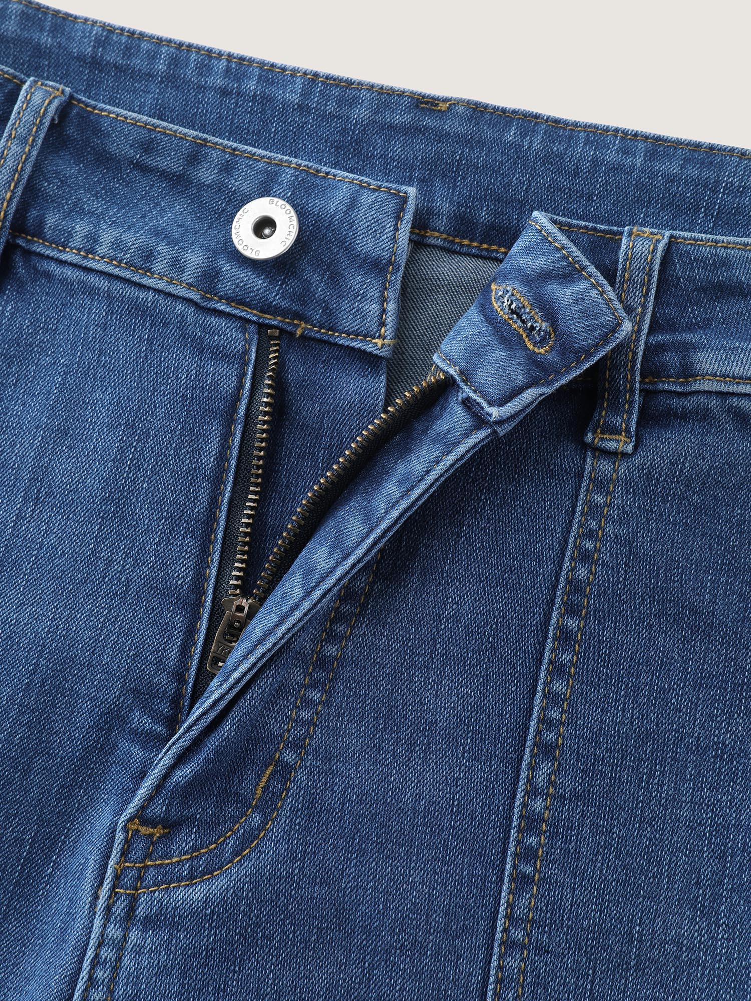 Elastic Back-Waist Skinny-Fit Denim Shorts - Image 6