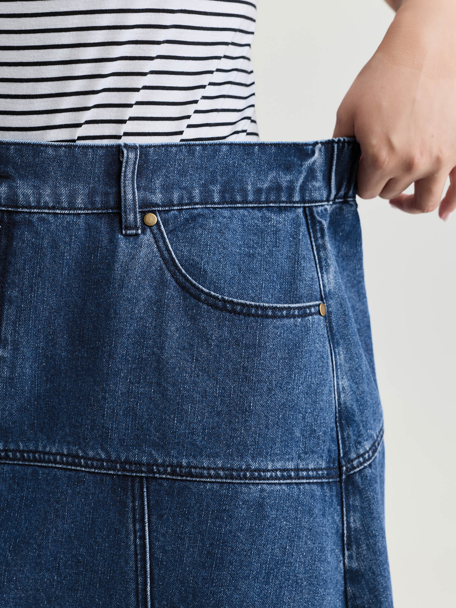 Elastic Back Waistband Maxi Denim Skirt - Image 4