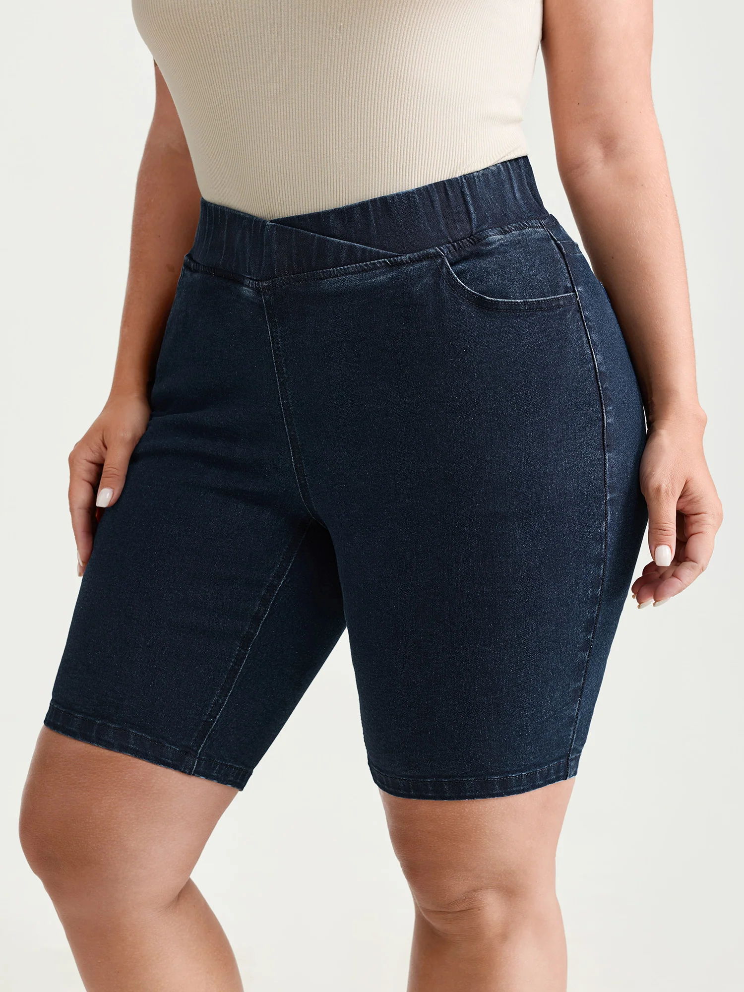Elastic Back Waistband Skinny-Fit Denim Shorts - Image 2