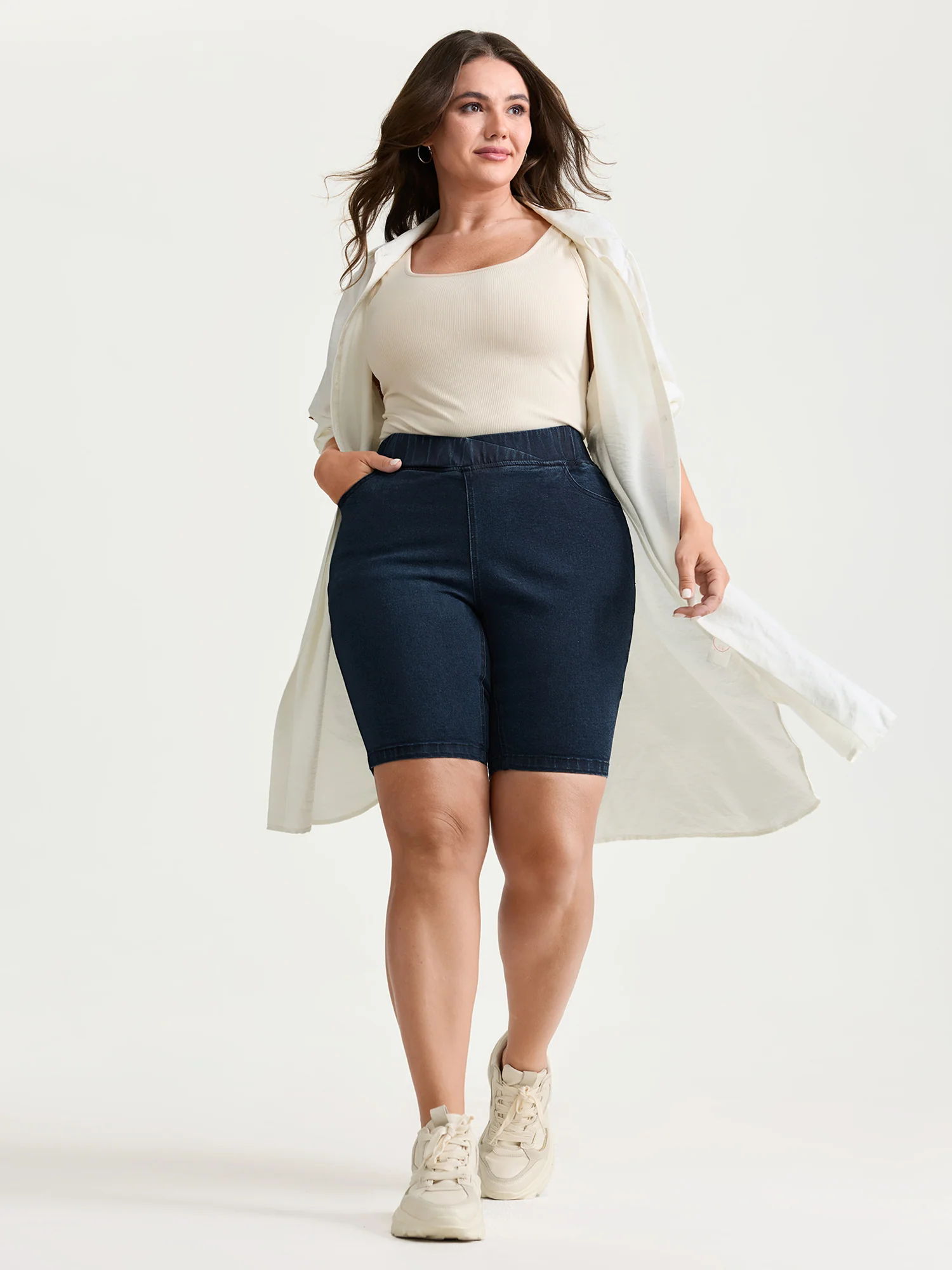 Elastic Back Waistband Skinny-Fit Denim Shorts - Image 3