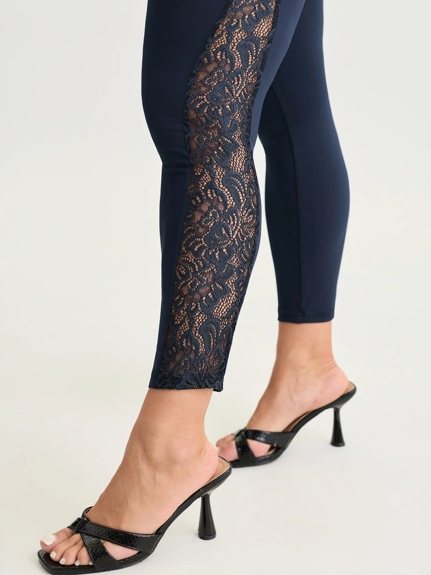 Elastic Waist Lace Trim Leggings - Image 4
