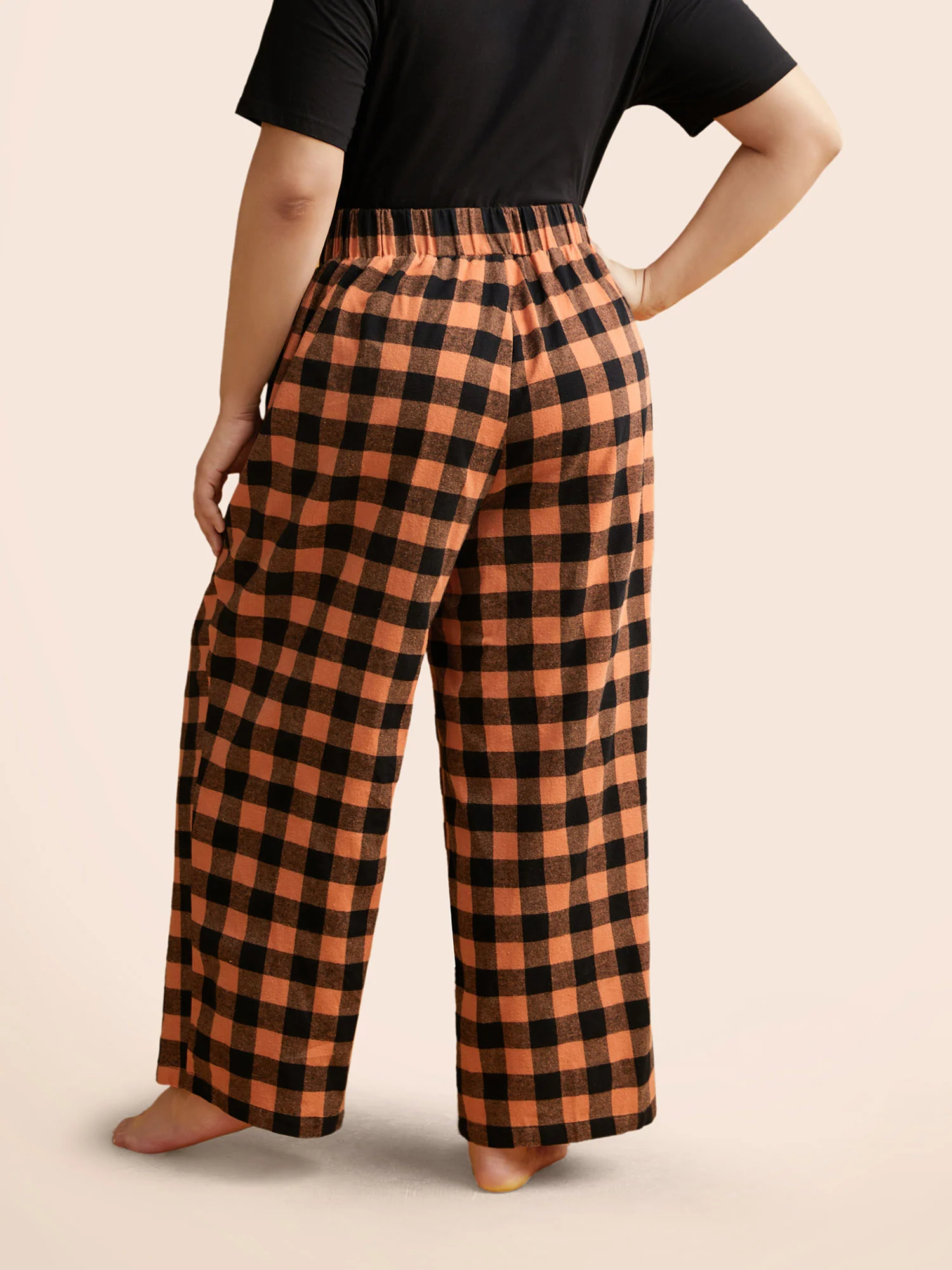 Elastic Waist Plaid Lounge Bottoms - Image 10