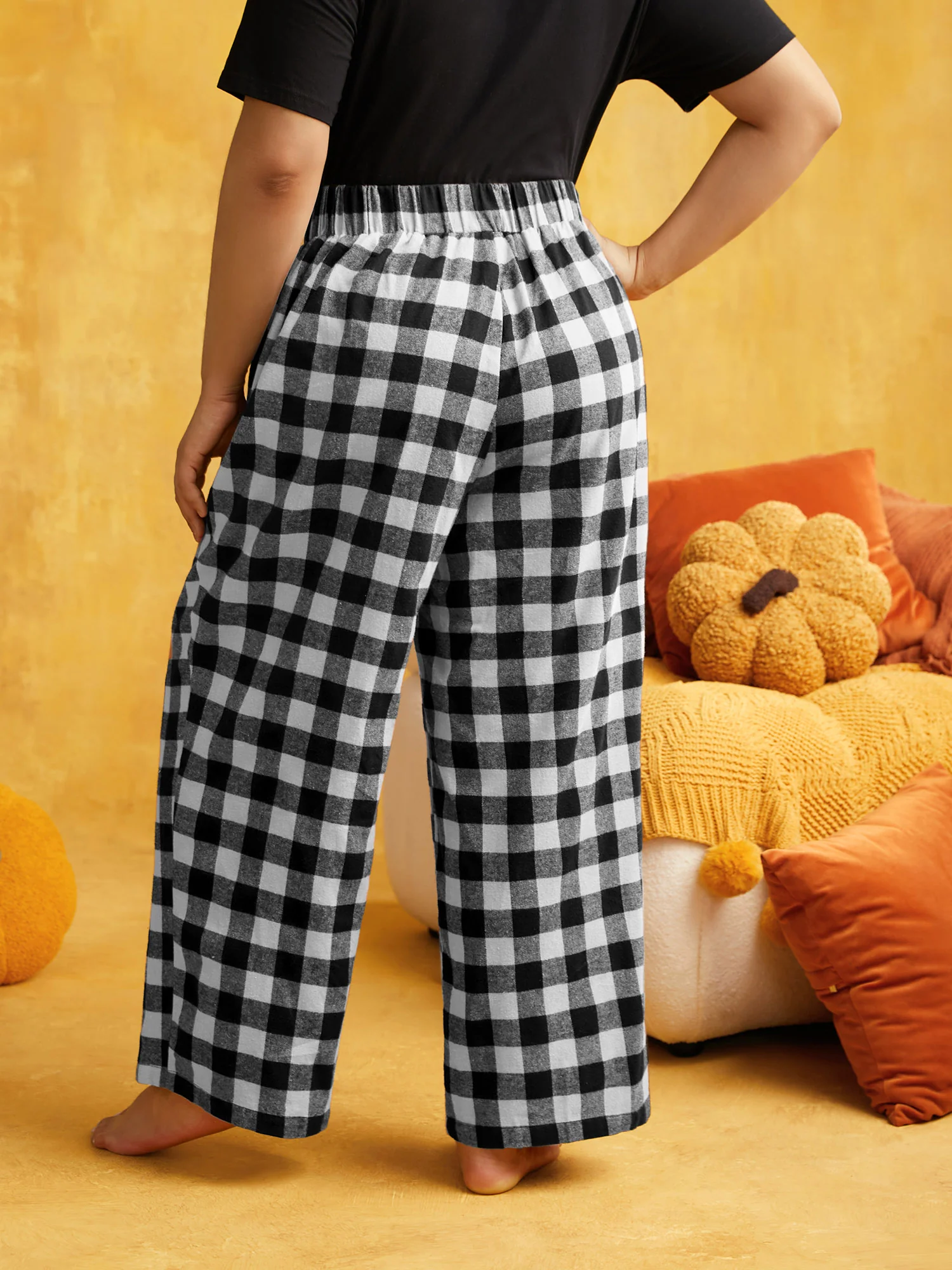 Elastic Waist Plaid Lounge Bottoms - Image 5
