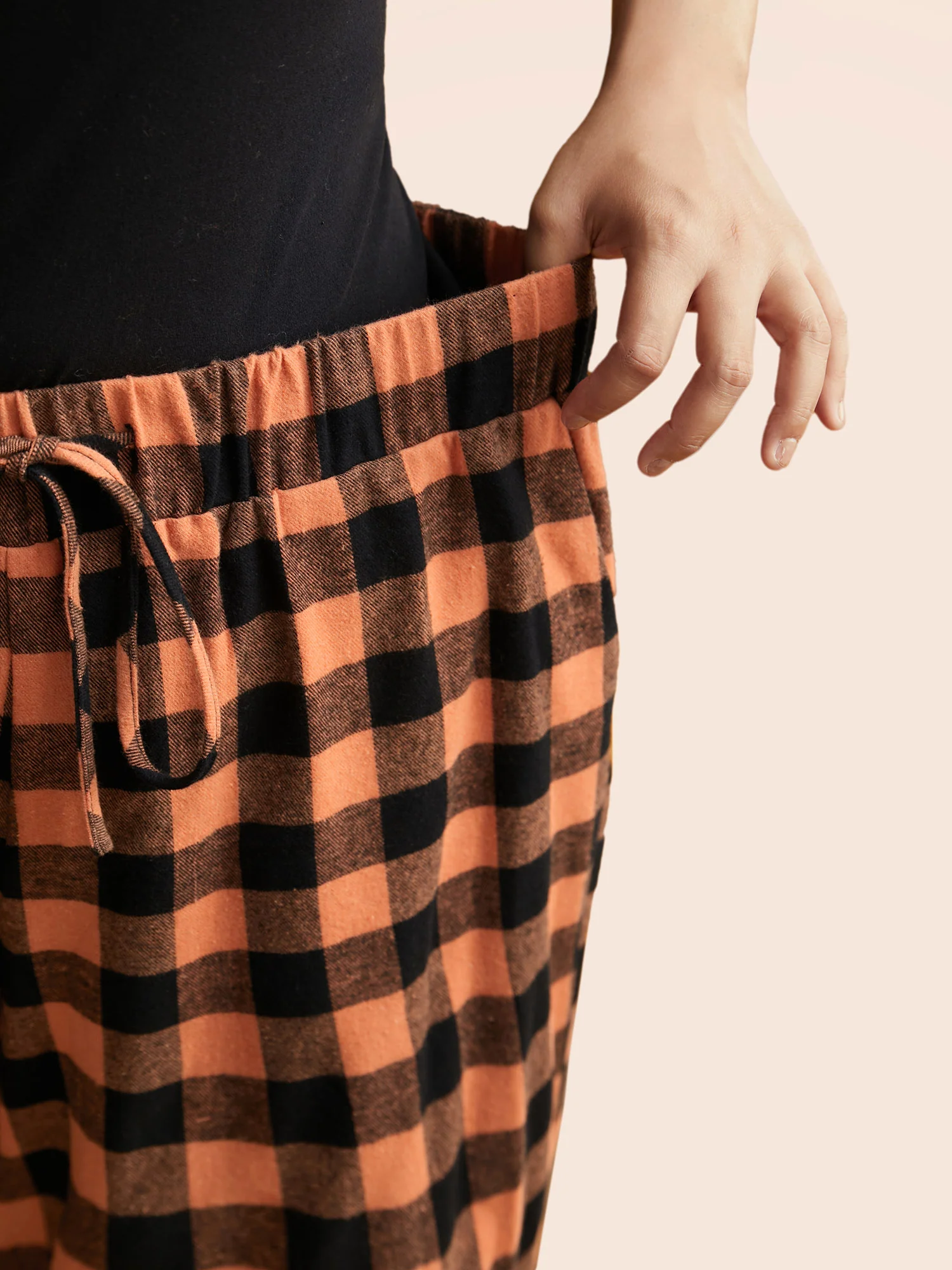 Elastic Waist Plaid Lounge Bottoms - Image 9