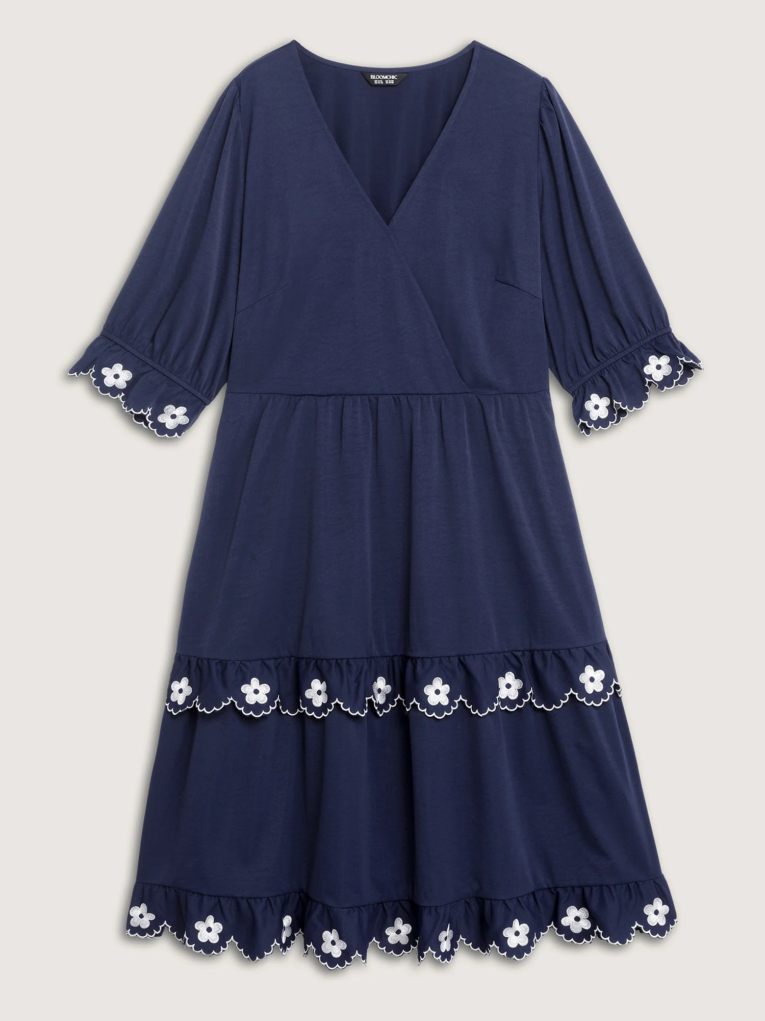 Embroidered Color Contrast Lace Midi Dress - Image 7