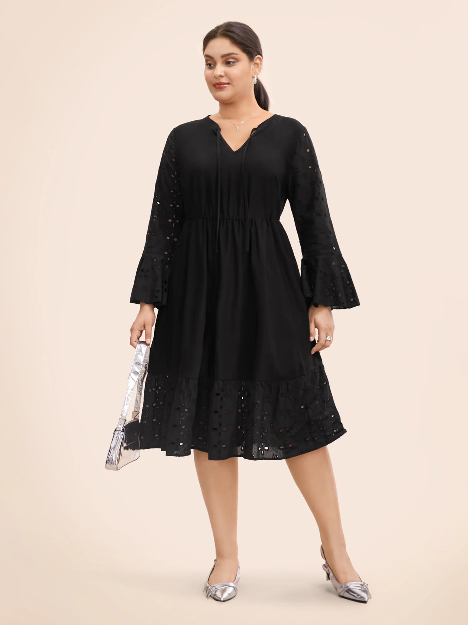 Embroidered Flare Cuffs Midi Dress - Image 3