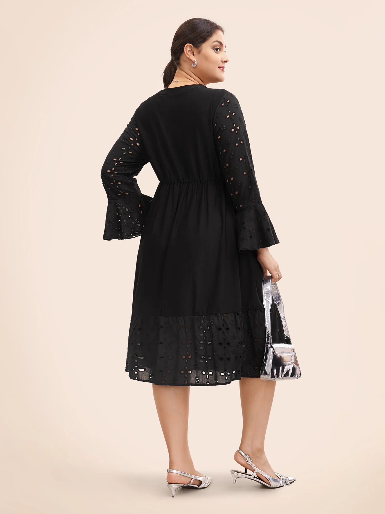 Embroidered Flare Cuffs Midi Dress - Image 4
