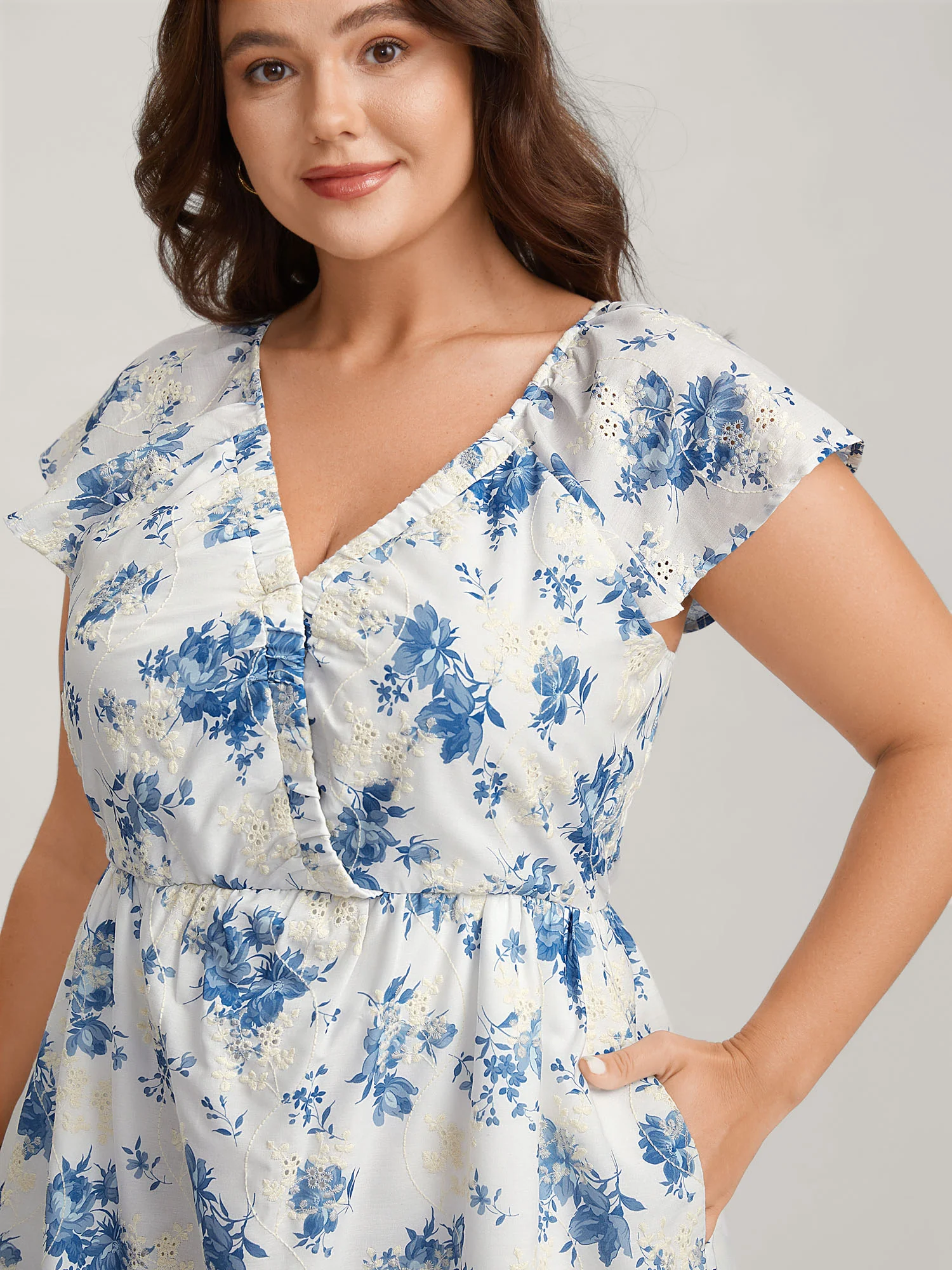Embroidered Floral Flutter Sleeve Midi Dress - Image 2