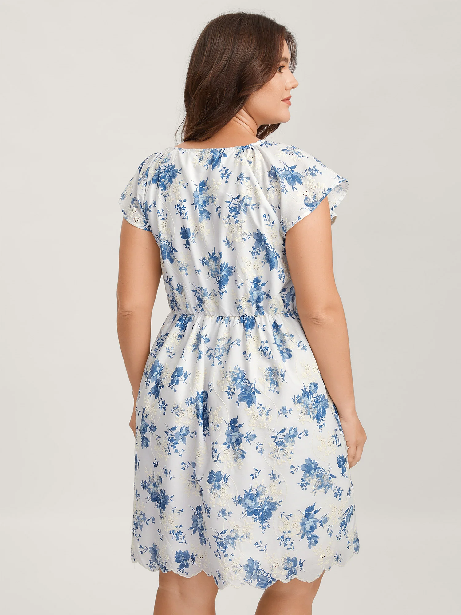 Embroidered Floral Flutter Sleeve Midi Dress - Image 4