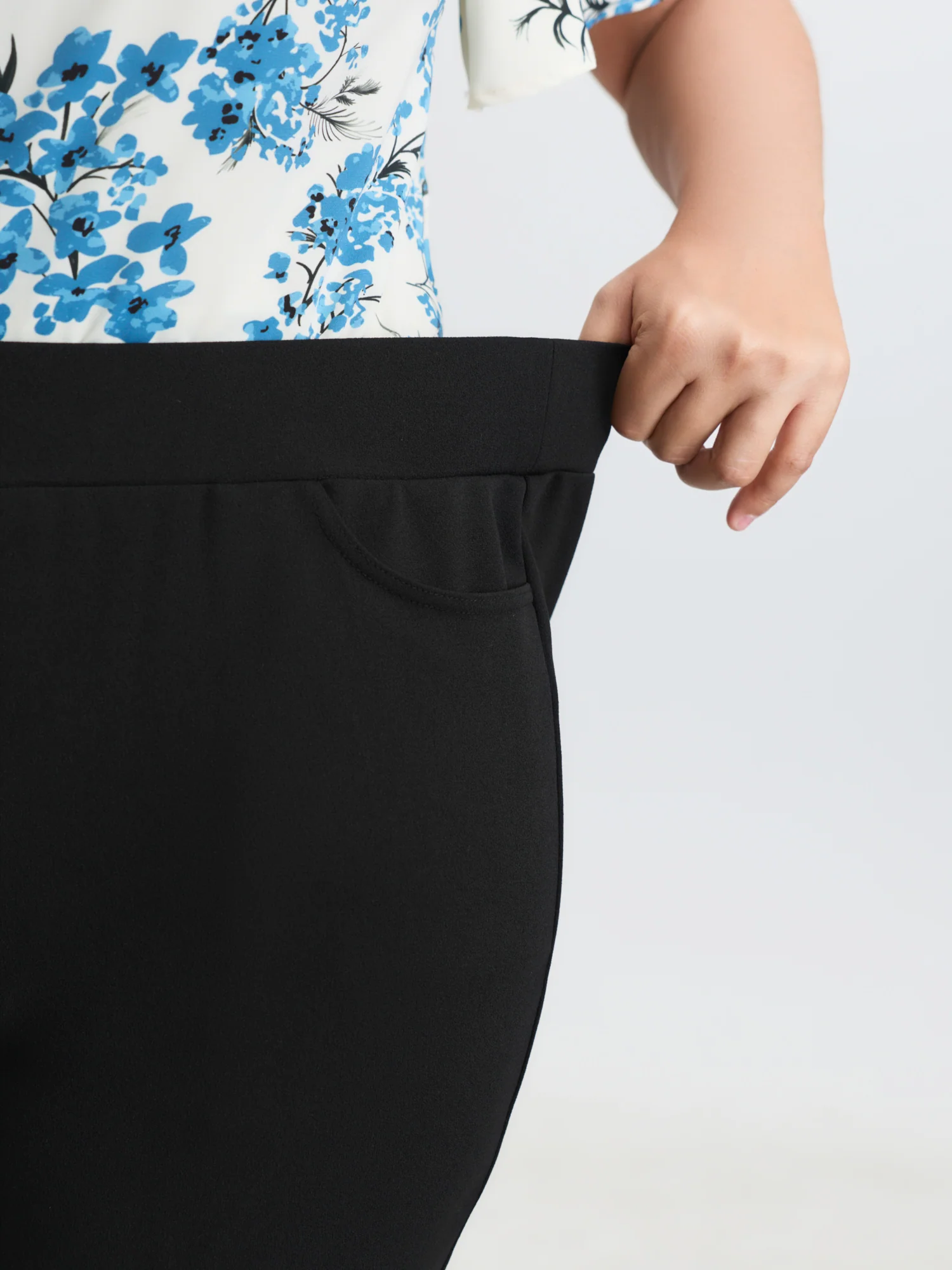 Embroidered Hem Pull-On Pants - Image 4