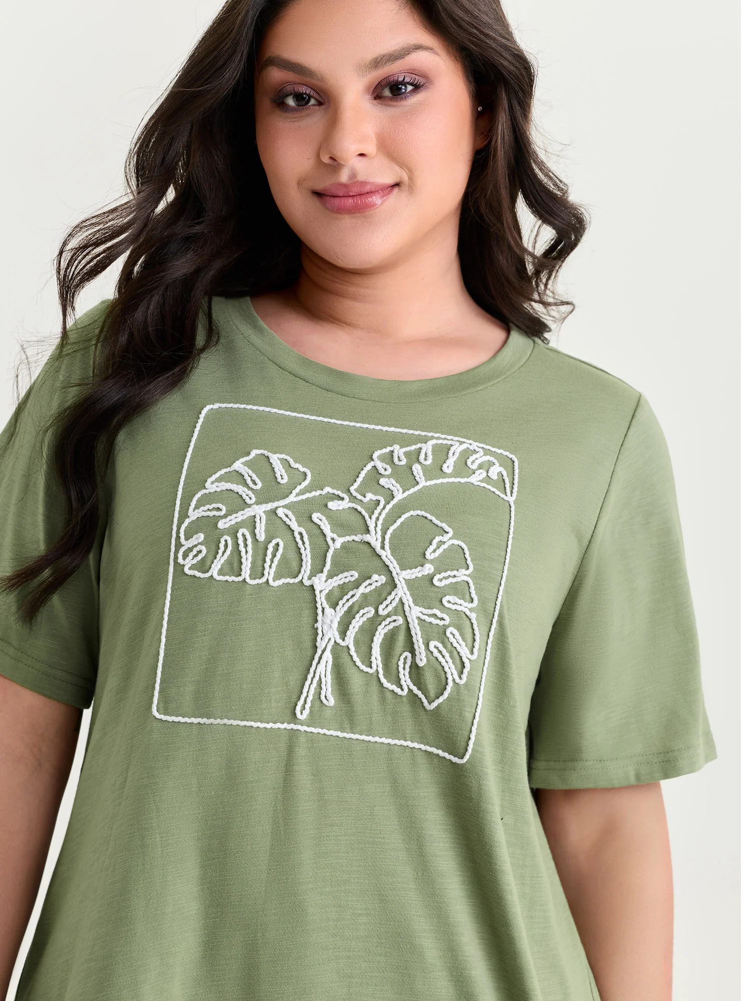 Embroidered Leaf Pattern Plain T-Shirt - Image 2