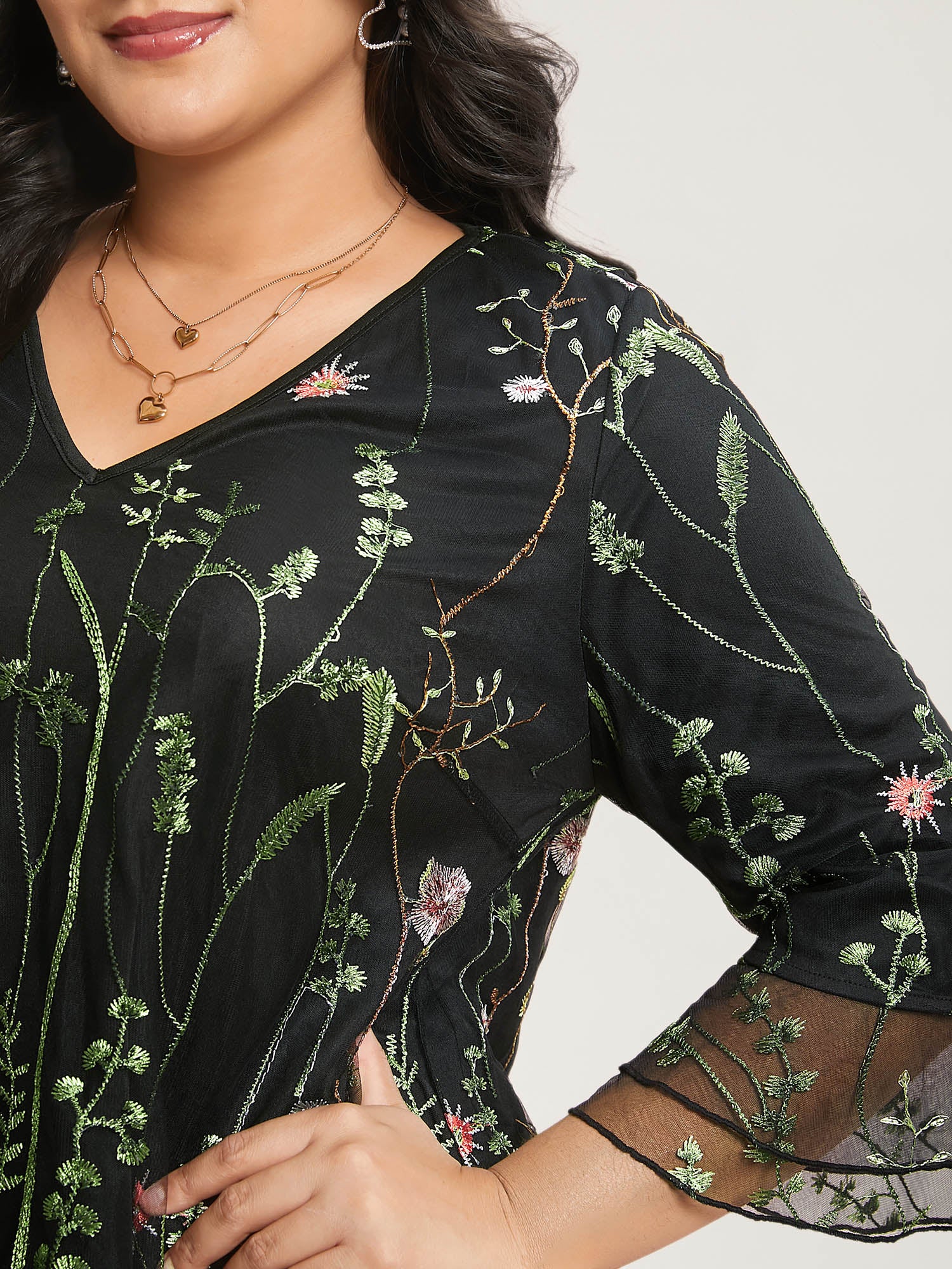 Embroidered Mesh Lotus Leaf Sleeve Blouse - Image 3
