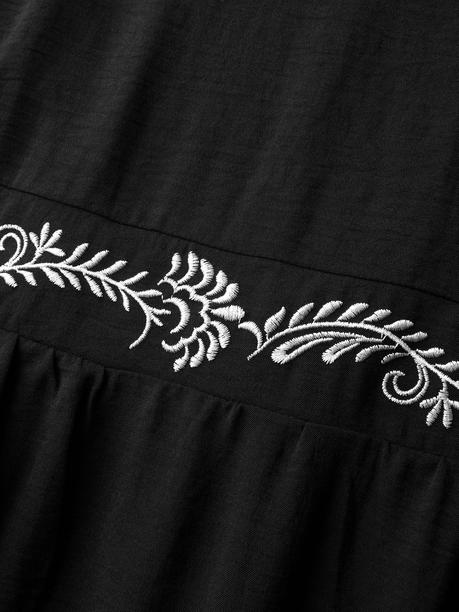 Embroidered Shirred Waist-Defining Maxi Dress - Image 5