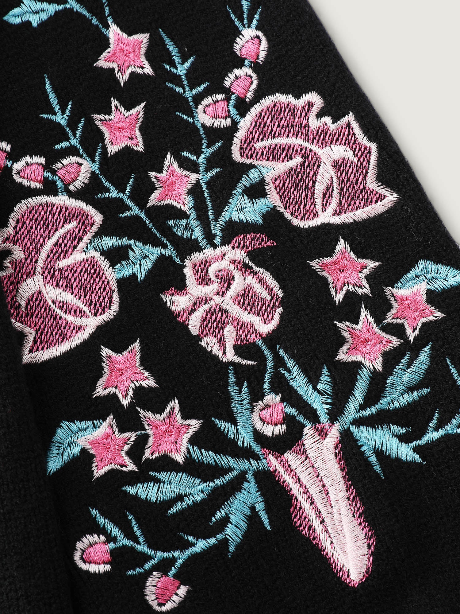 Embroidered Sleeve Contrast Trim Pullover - Image 5