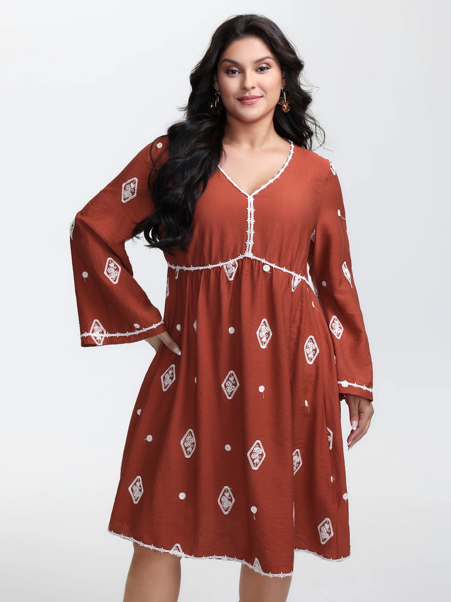 Embroidered Stretchy Waist Contrast Mini Dress - Image 3