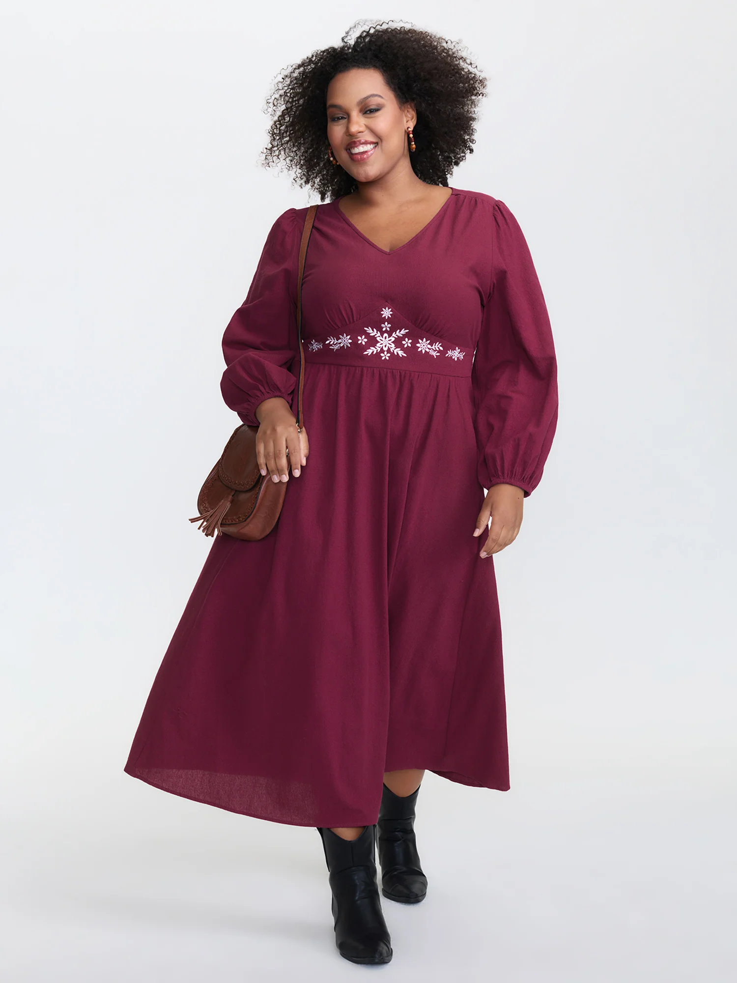 Embroidered Waistline Pockets Flowy Maxi Dress - Image 3
