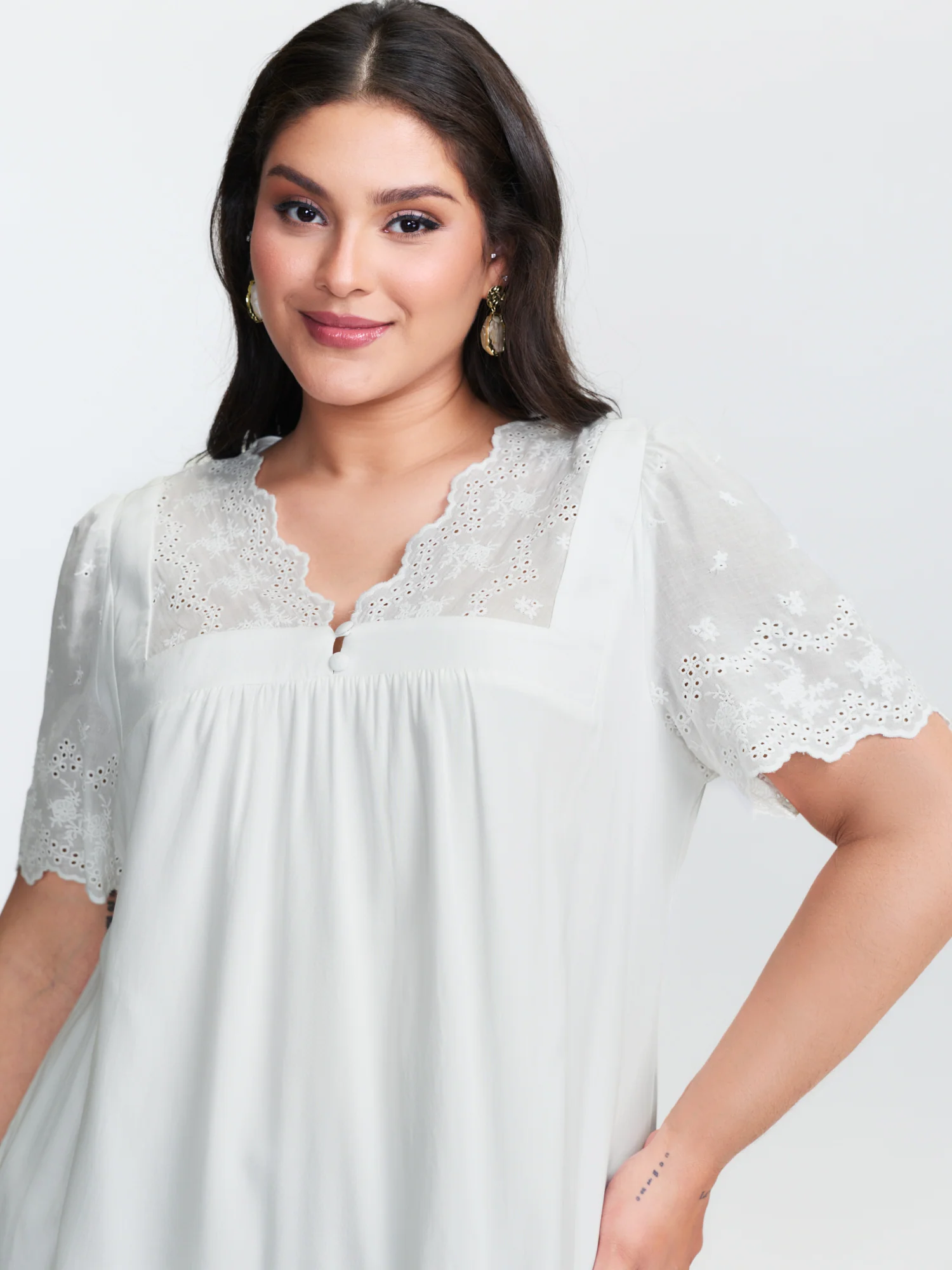 Embroidery Scalloped Sleeve Plain Blouse - Image 2