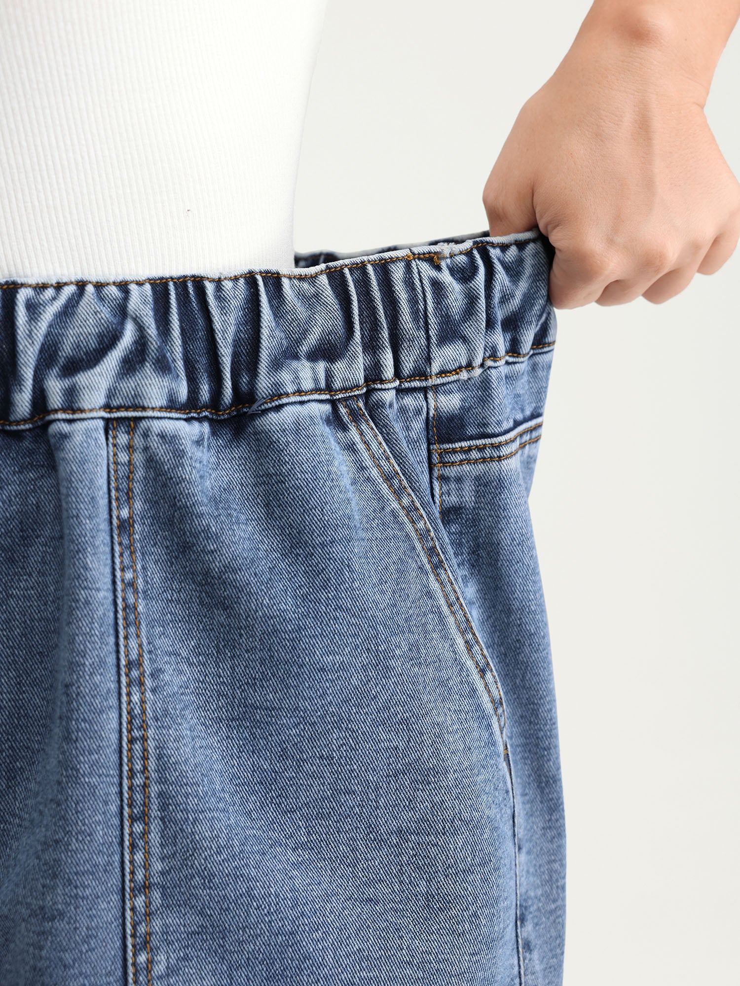 Everyday Stretchy Straight-Leg Denim Shorts - Image 4