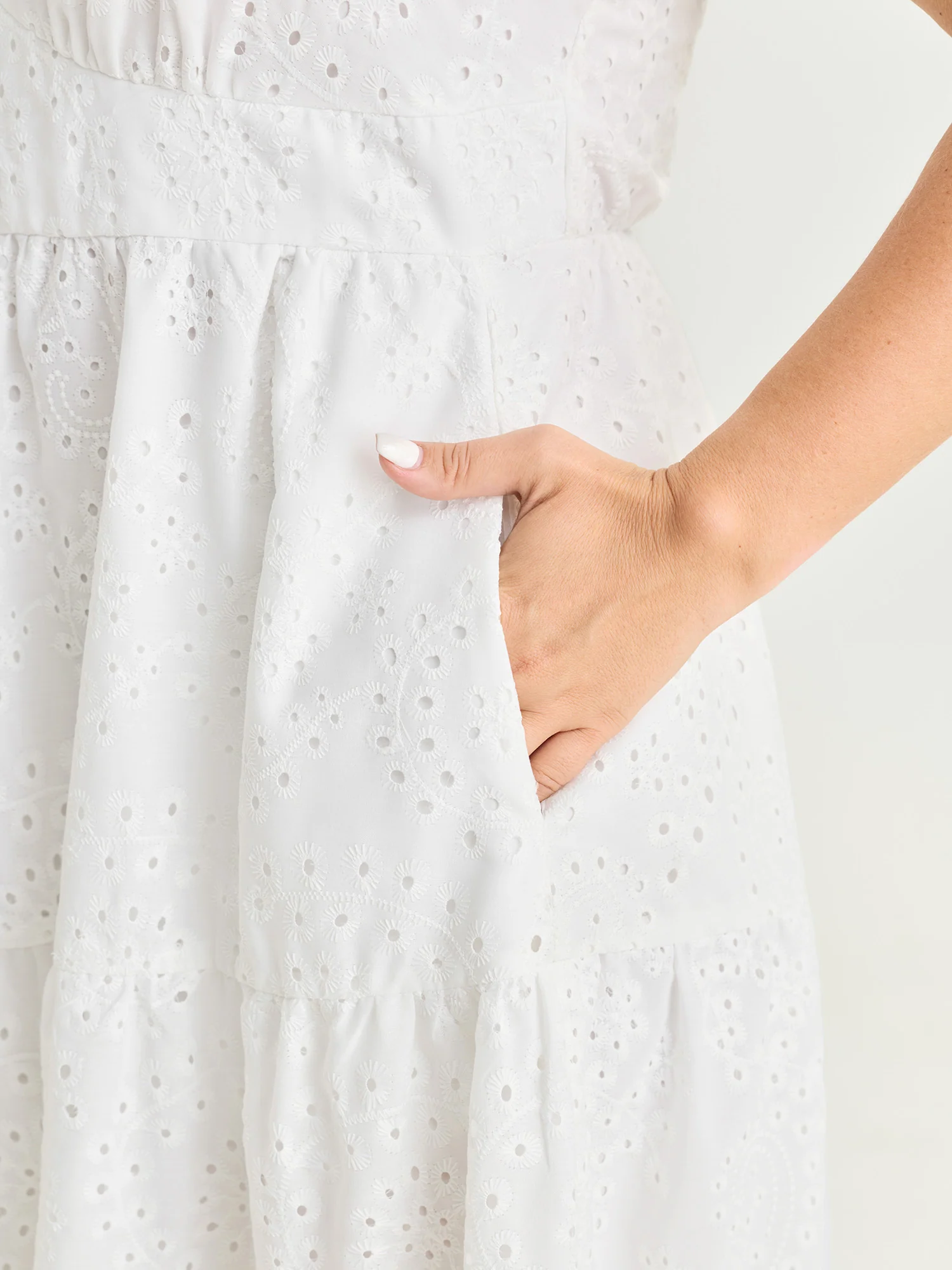 Eyelet Embroidery Cinched Waist Maxi Dress - Image 3