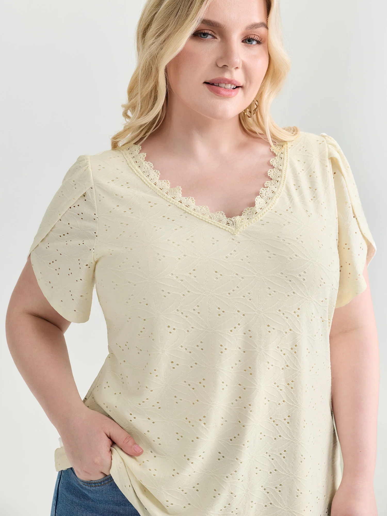 Eyelet Trim Stretchy V-Neck T-Shirt