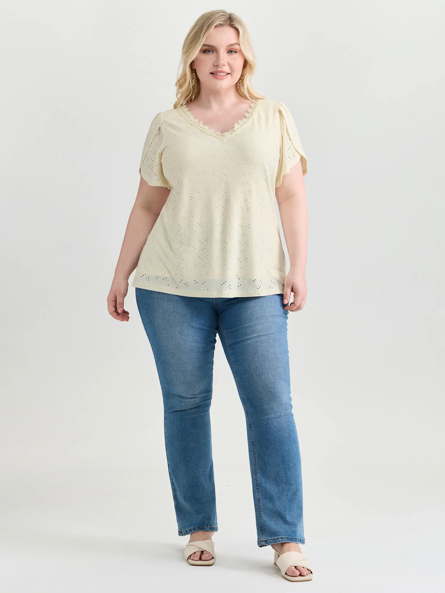 Eyelet Trim Stretchy V-Neck T-Shirt - Image 4