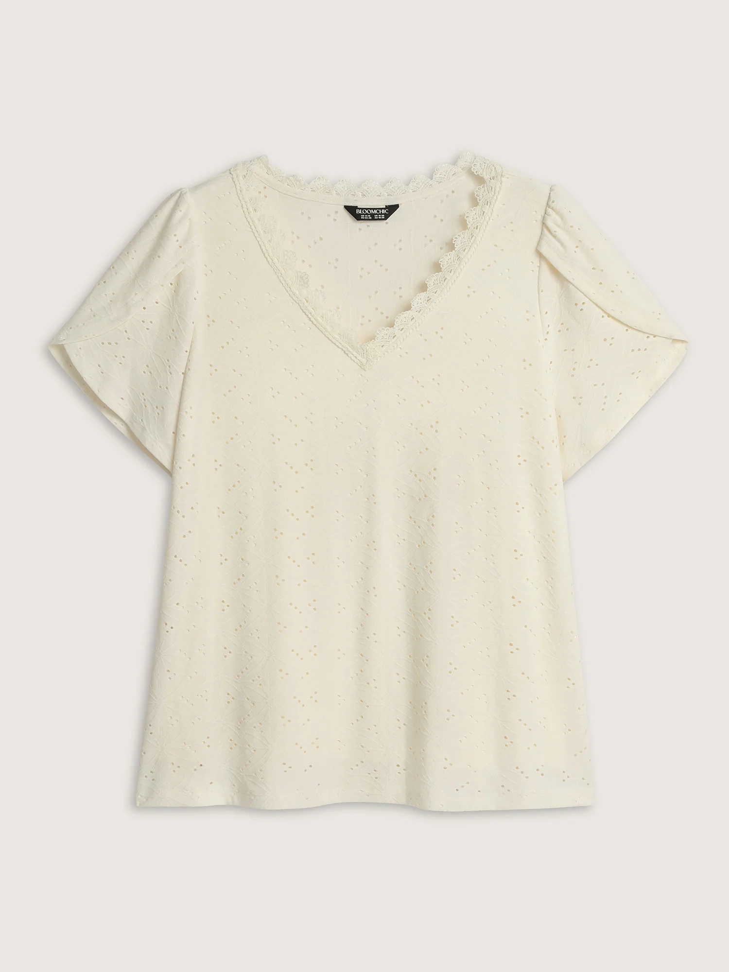 Eyelet Trim Stretchy V-Neck T-Shirt - Image 8