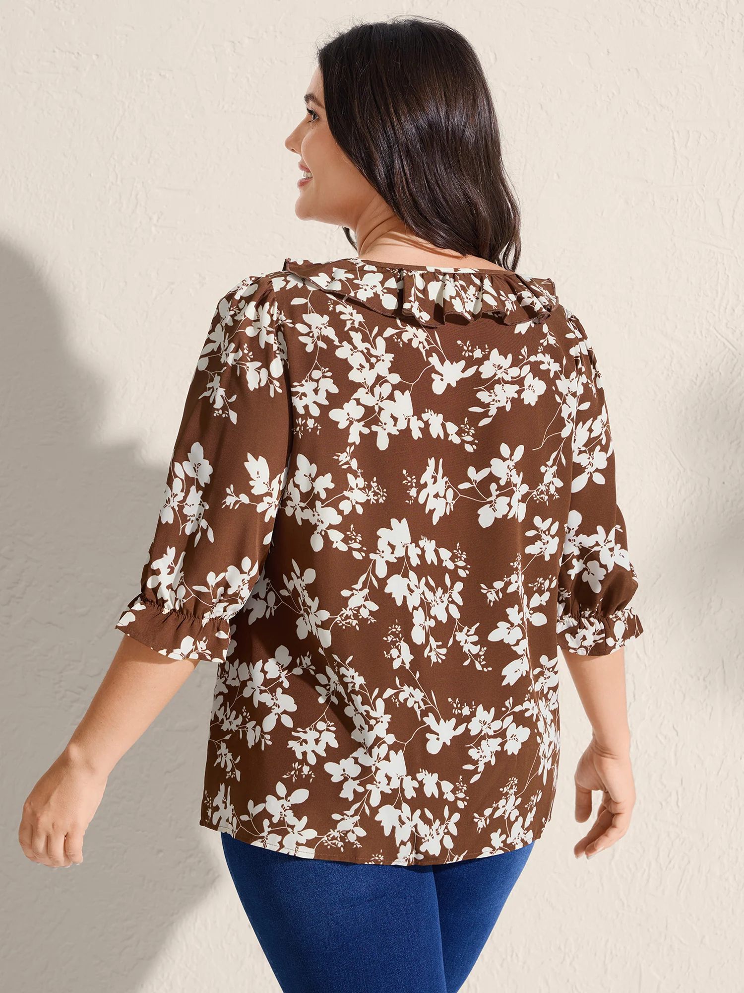 Fall Silhouette Florals Button Ruffled Blouse - Image 4
