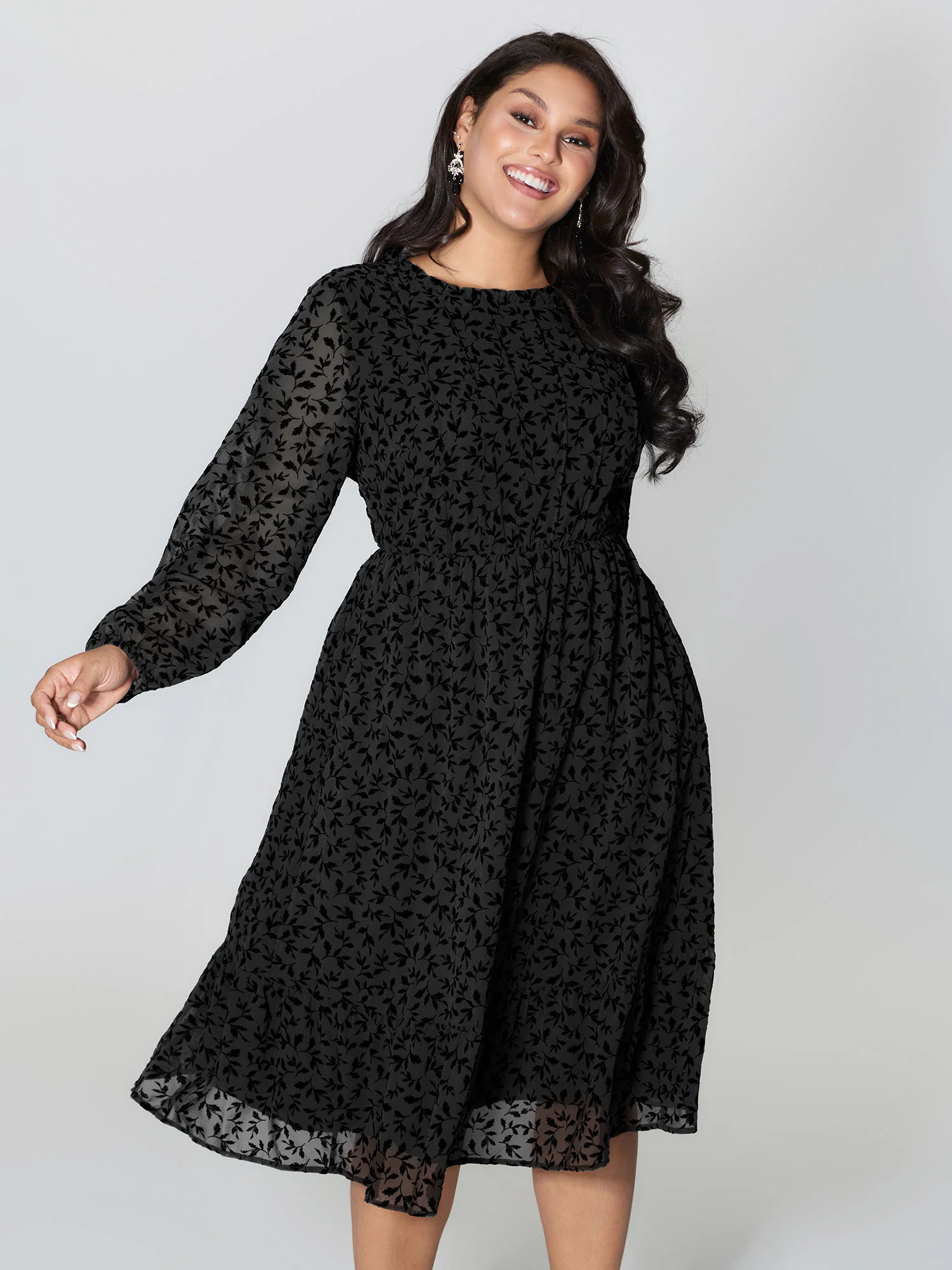 Flocked Floral Shirred Ruffled Neck Midi Dress - Image 10