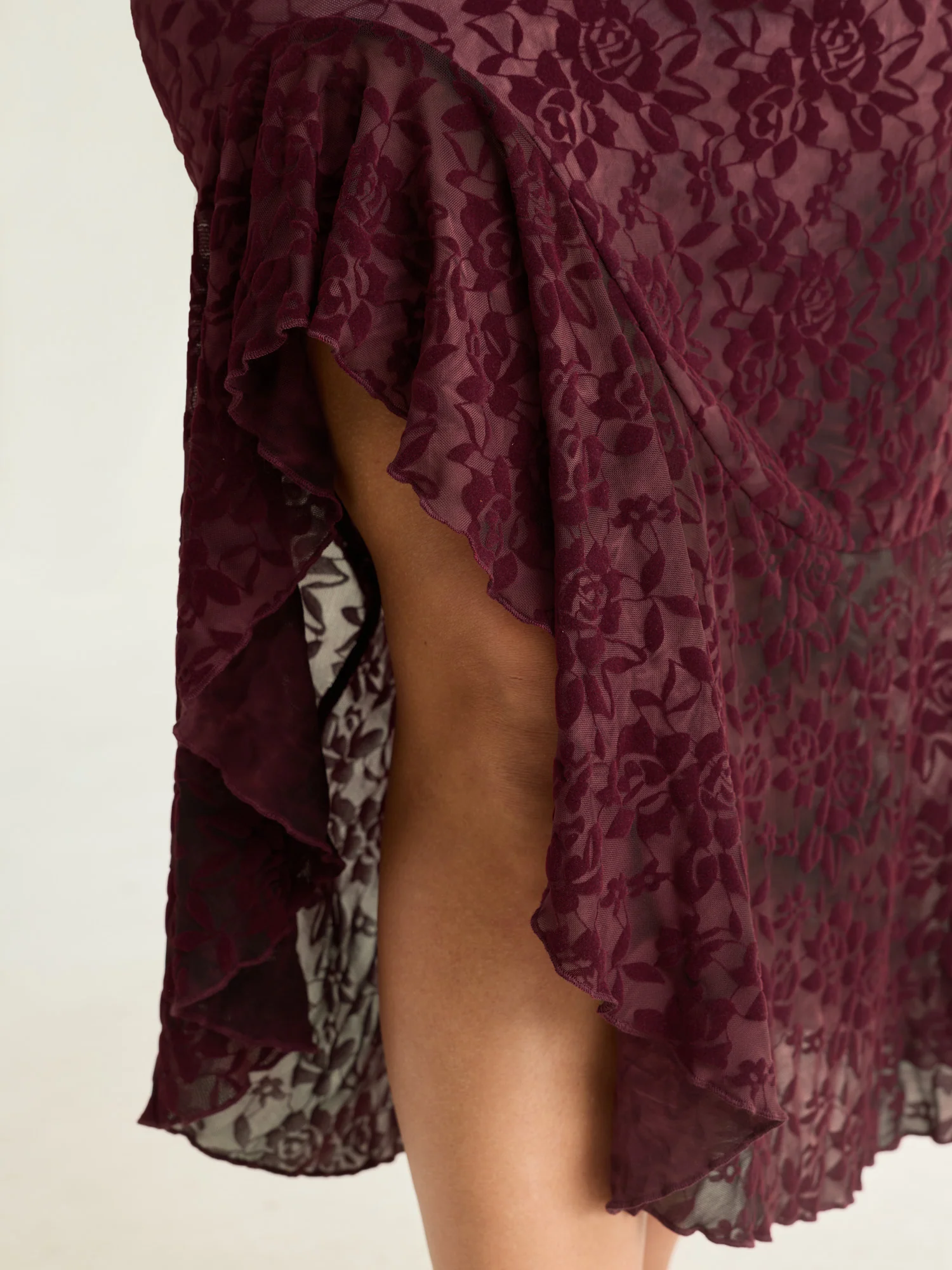 Flocked Floral Stretchy One-Shoulder Midi Dress - Image 4