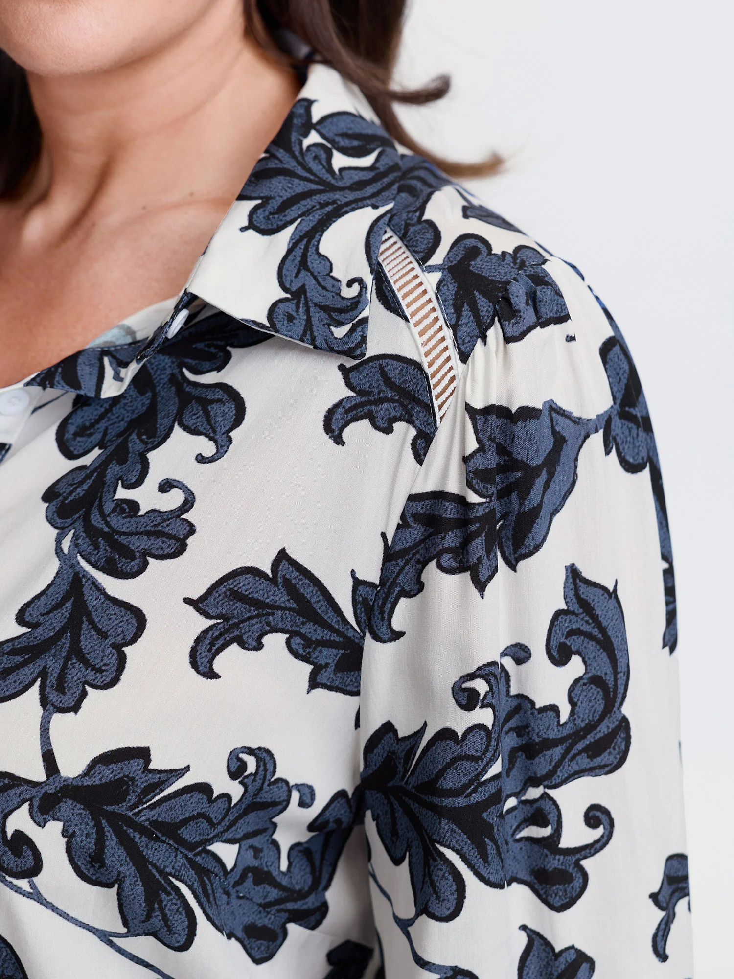 Floral Button Front Lace Relaxed Fit Blouse - Image 3