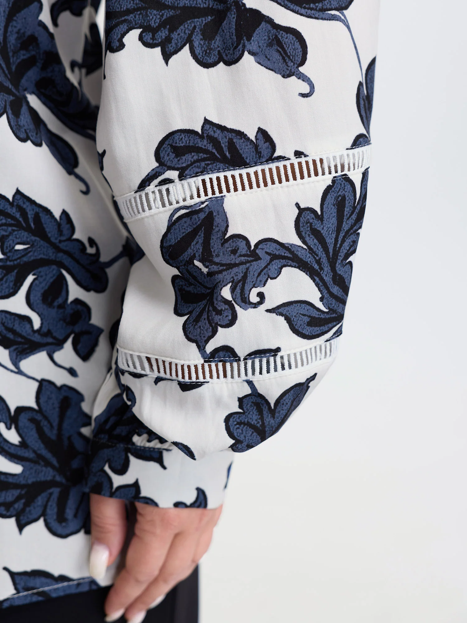 Floral Button Front Lace Relaxed Fit Blouse - Image 4
