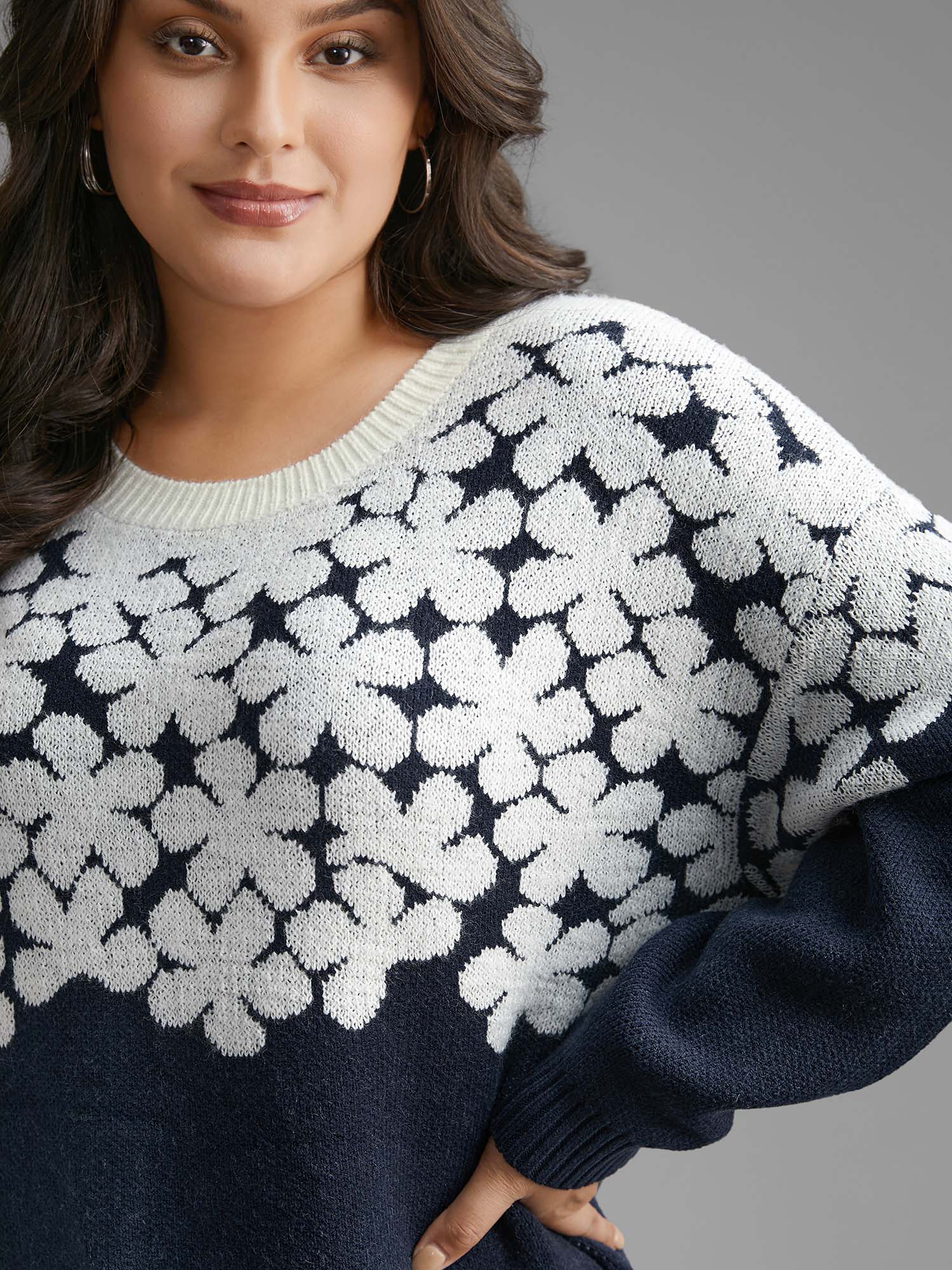 Floral Contrast Patchwork Drop Shoulder Pullover - Image 4
