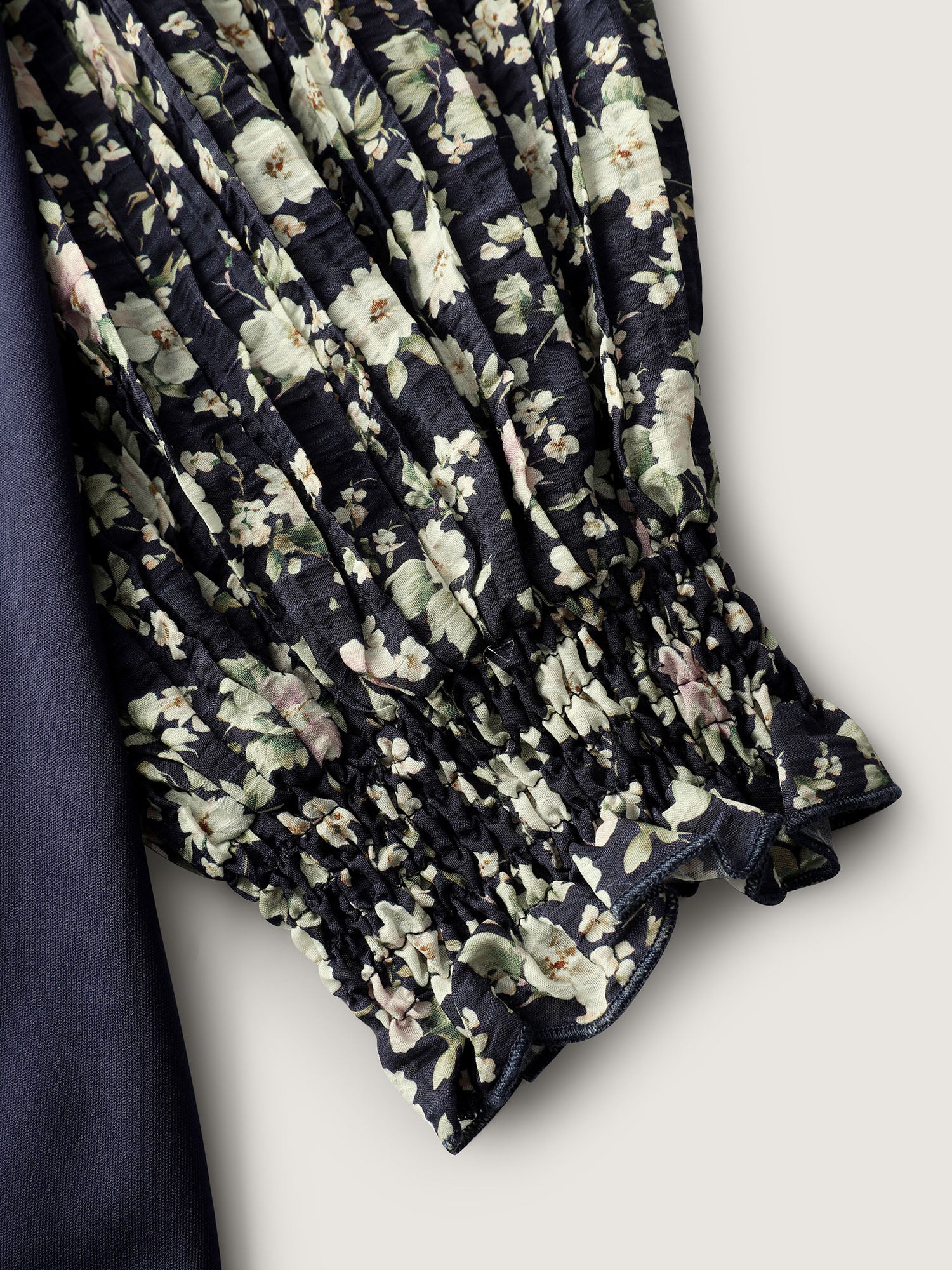 Floral Contrast Stretchy Knit Top - Image 7