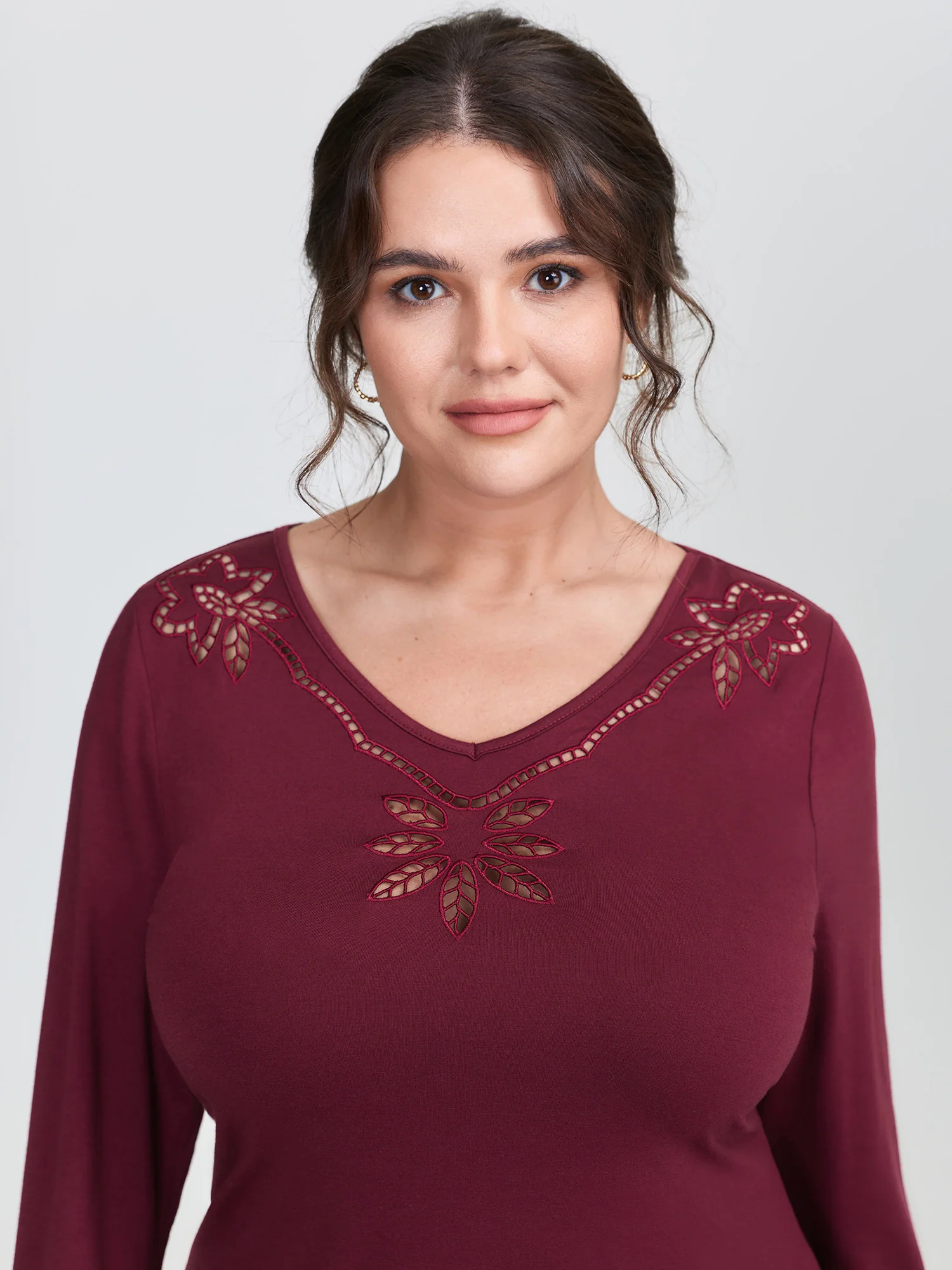 Floral Cut-Out Embroidery Fitted T-Shirt - Image 2