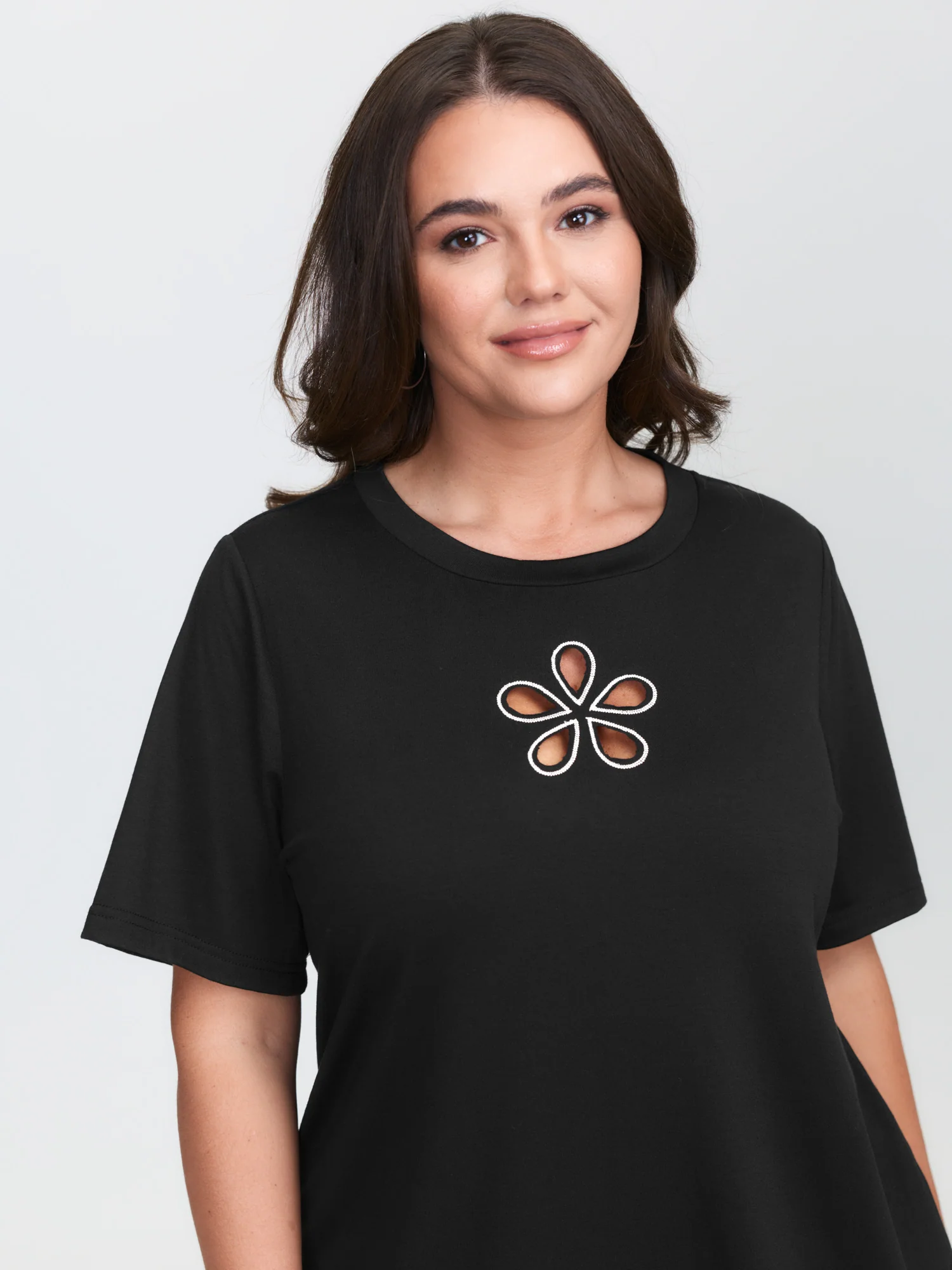 Floral Cut-Out Motif Plain T-Shirt - Image 2