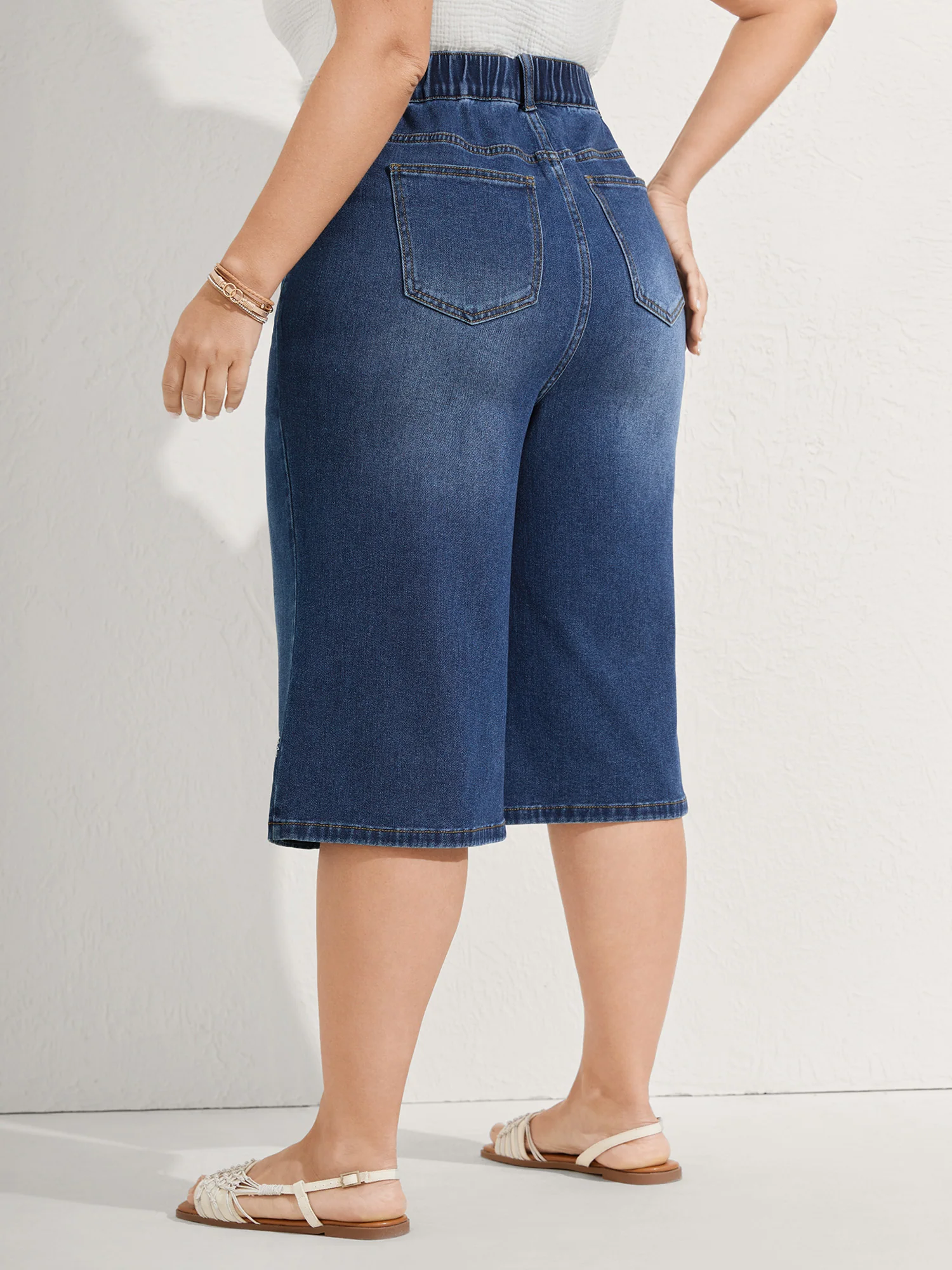 Floral Embroidered Elastic Waist Cropped Jeans - Image 5