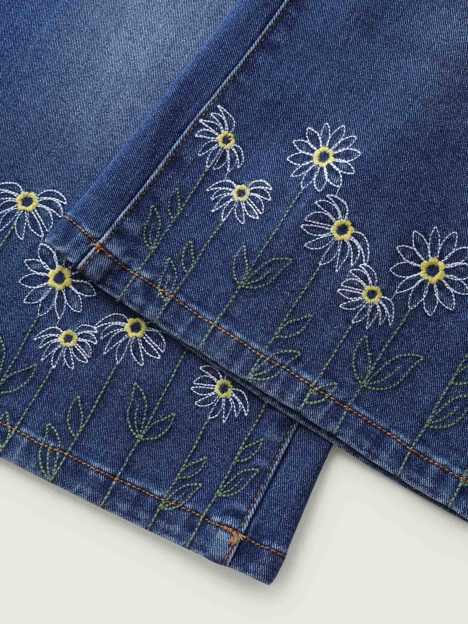 Floral Embroidered Elastic Waist Cropped Jeans - Image 7