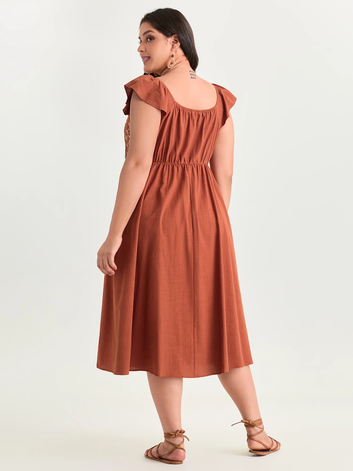 Floral Embroidered Flutter Sleeve Midi Dress - Image 3